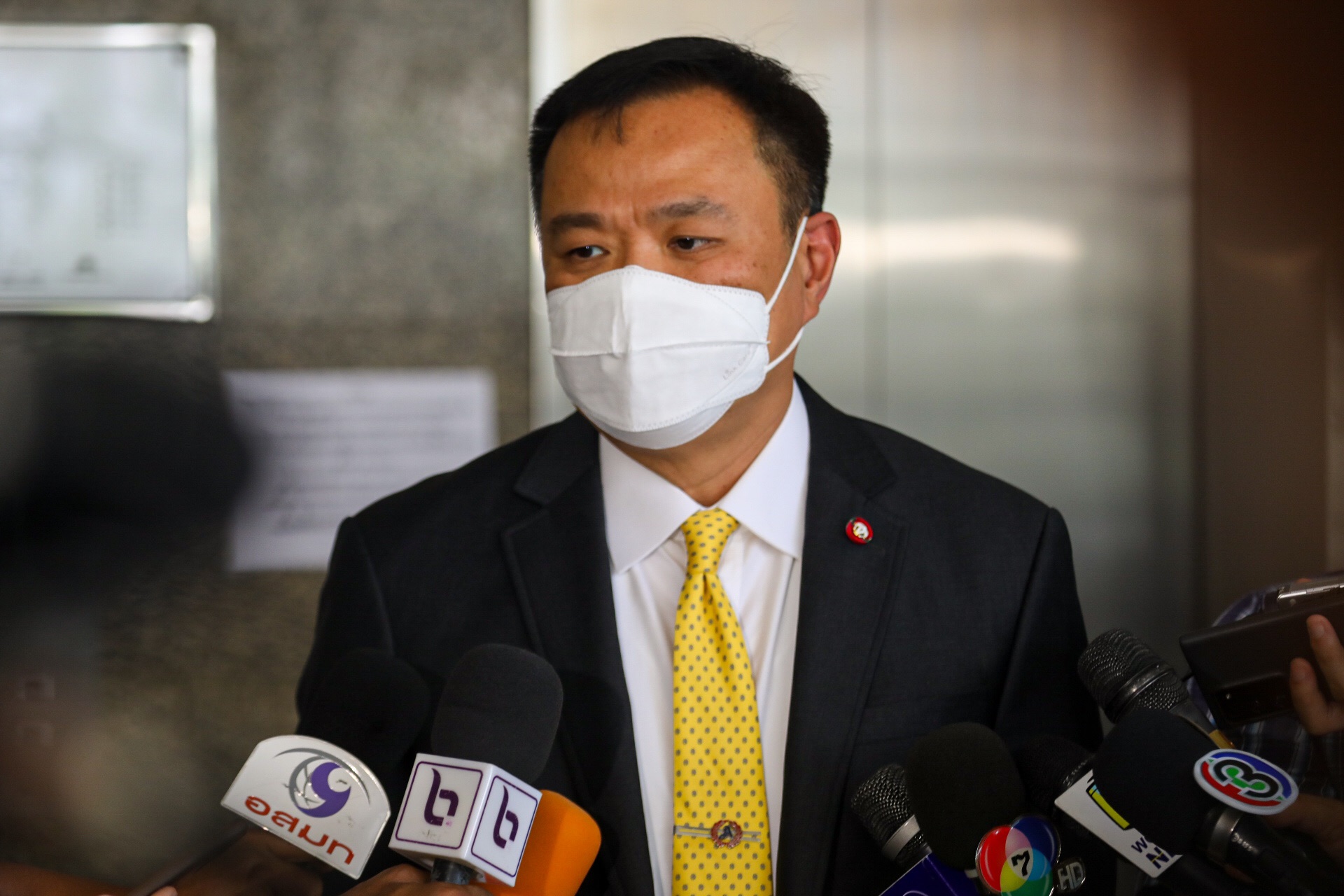 "อนุทิน" ชี้ ไทยวางแผนเรื่องวัคซีนโควิดฯ เน้นความมั่นคง ปลอดภัย ไม่หวั่นศึกอภิปราย เผยทำงานหนัก มีข้อมูล พร้อมตอบทุกคำถาม