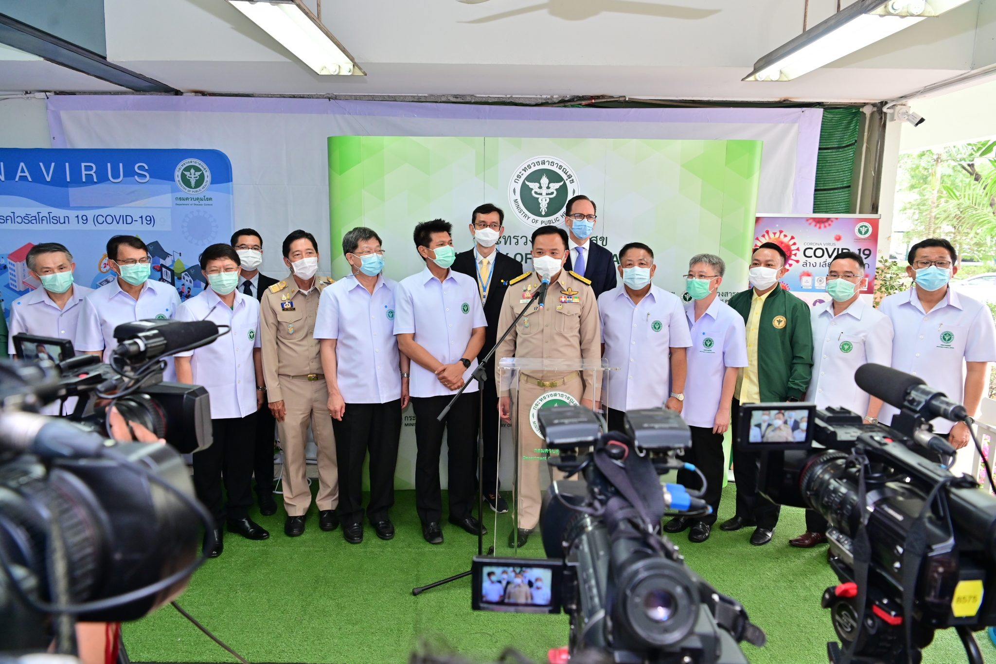 "อนุทิน" ไม่ขวางเอกชน ให้บริการวัคซีน แต่ขอให้มาขึ้นทะเบียนอย่างถูกต้อง