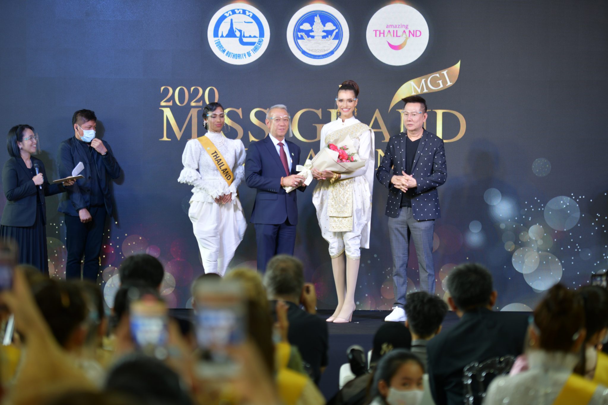 "รมว.พิพัฒน์" ให้การต้อนรับผู้เข้าประกวดมิสแกรนด์อินเตอร์เนชั่นแนล 2020 หลังผ่านการกักตัวครบ 14 วัน พร้อมทำกิจกรรมของกองประกวดเต็มรูปแบบ นอกจากนั้น รมว.กก. ยังได้ร่วมกับ ททท. ให้สัมภาษณ์เกี่ยวกับโครงการ MINISTER CUP