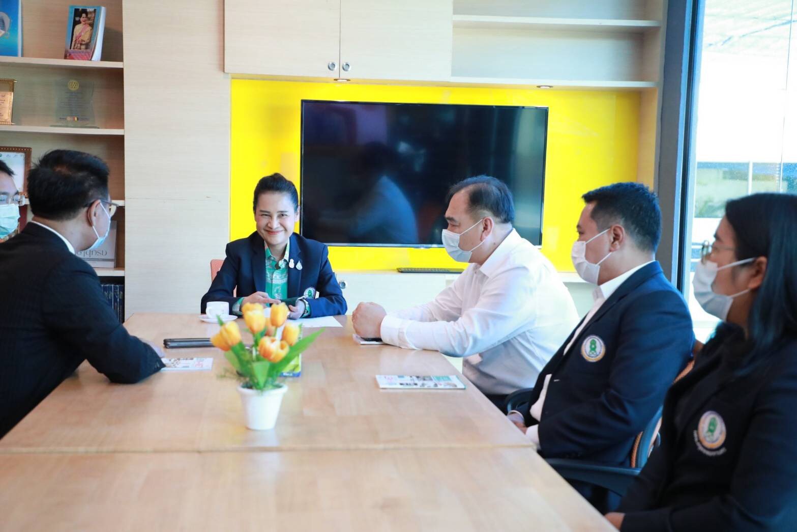 ครูพี่โอ๊ะ ลงตรวจสนามสอบ N-NET พร้อมให้กำลังใจนักศึกษา กศน. ขอบคุณครู กศน.กทม.-บางเขน-สายไหม ร่วมกำลังคน VBAC จัดสอบเรียบร้อยราบรื่น-คุมมาตรการป้องกันโควิดเคร่งครัด