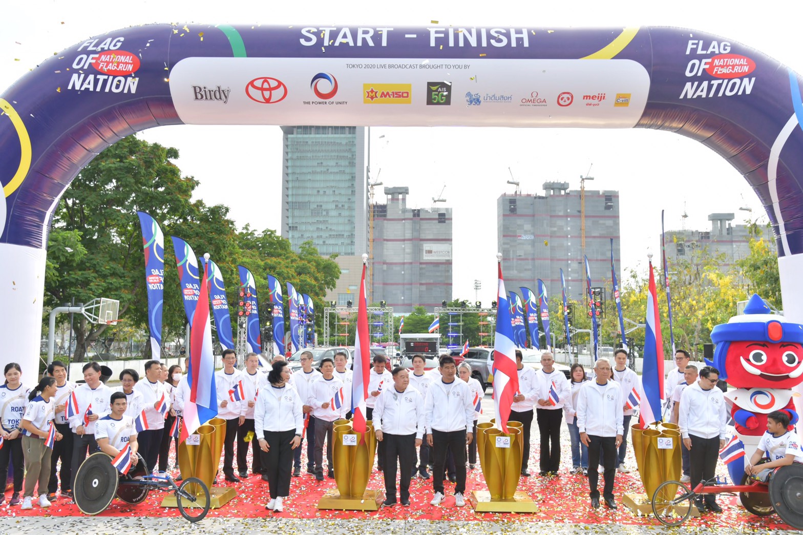 "รมว.พิพัฒน์" ร่วมเปิดกิจกรรม "วิ่งธงชาติไทย...รวมใจสู่ชัย ชนะ" นำโดย "พล.อ.ประวิตร" เป็นประธานเชิญธงไตรรงค์เปิดกิจกรรมงานวิ่งผลัดธงชาติไทยครั้งยิ่งใหญ่สุดในประวัติศาสตร์ รวมพลังคน ไทยทั้งชาติ ส่งใจเชียร์ทัพนักกีฬาไทยสู้ศึก “โอลิมปิก โตเกียวเกมส์"