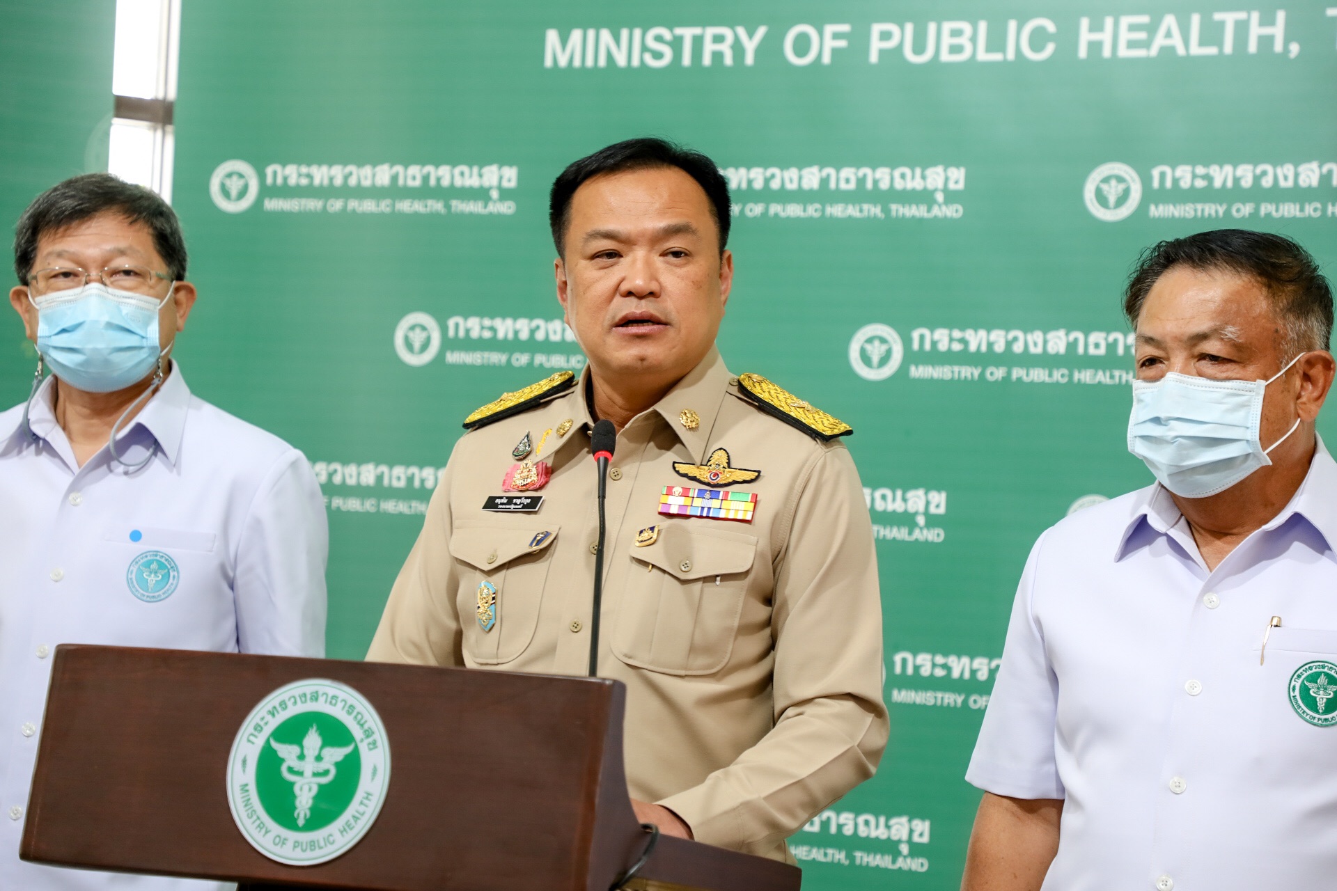 "อนุทิน" ย้ำ ไม่ลดวันกักตัวผู้เดินทางมาจากทวีปแอฟริกา