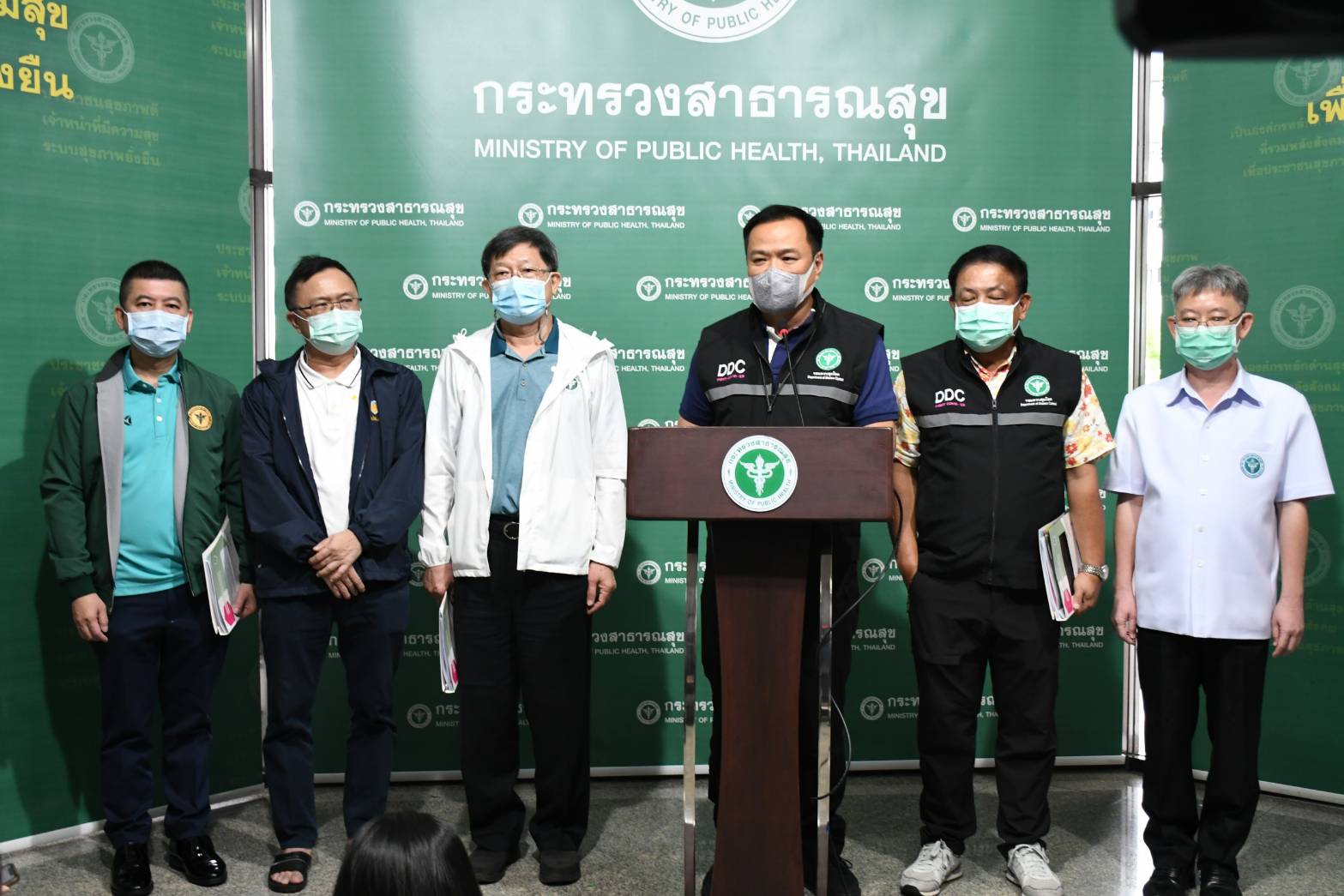 "อนุทิน" ชง ศบค.ชุดใหญ่พรุ่งนี้ เสนอมาตรการพื้นที่สีแดง-ส้ม ปิดร้านอาหาร 3 ทุ่มเป็นต้นไป ห้ามขาย-ดริ้งก์ ทุกจังหวัด