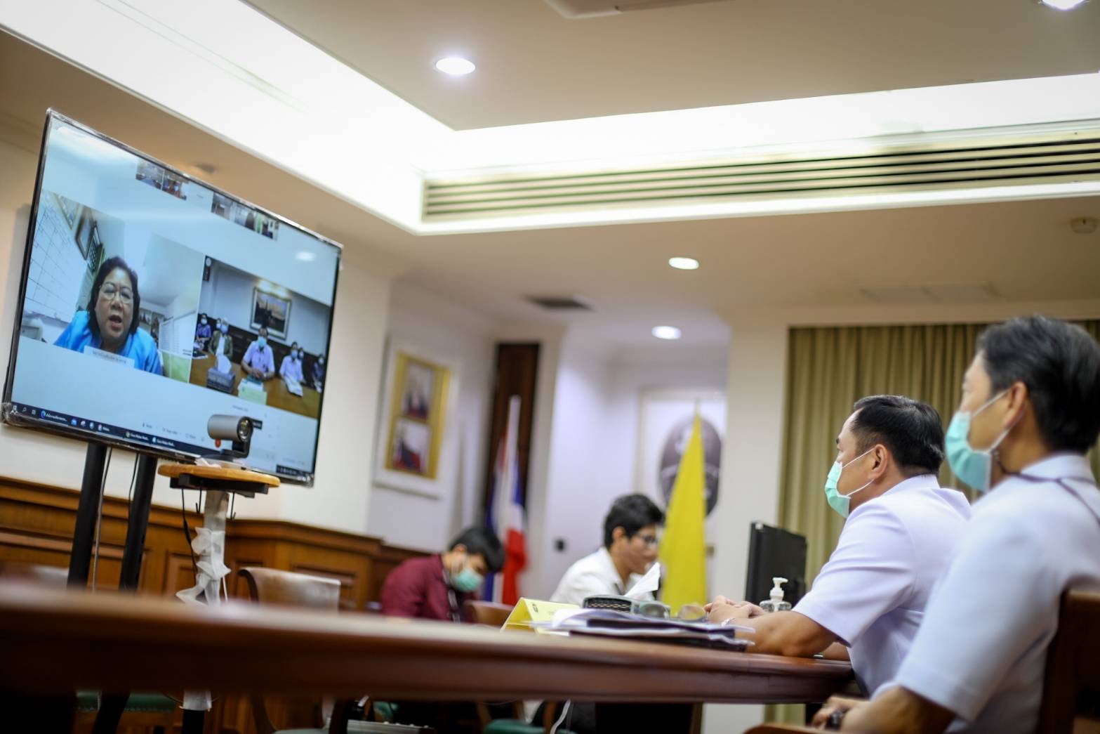 "อนุทิน" หนุนอัดฉีดค่าตอบแทนพิเศษ อสม.เพิ่ม 3 เดือน ปลุกขวัญนักรบชุดเทา สู้ศึกโควิดระลอกใหม่