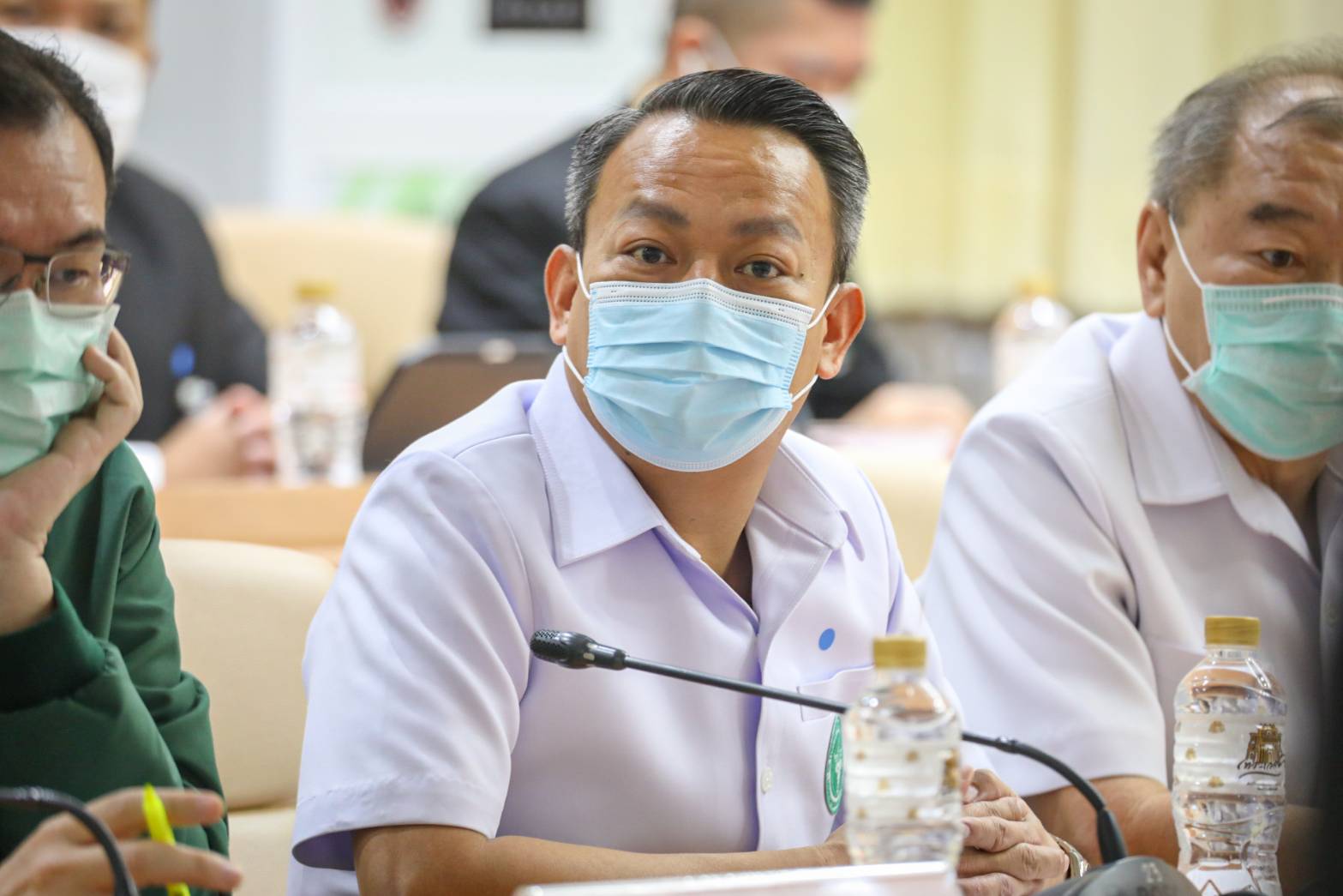 "วัชรพงศ์" เผย "อนุทิน" ไม่นิ่งนอนใจ ปม 3 อาม่าติดโควิด ก่อนเสียชีวิต 1 ราย ย้ำ! เข้าใจคนทำงาน แต่ก็ไม่อยากเห็นการสูญเสีย สั่งกรมการแพทย์ประสานกับกทม. บูรณาการแก้ไขปัญหาโดยด่วน