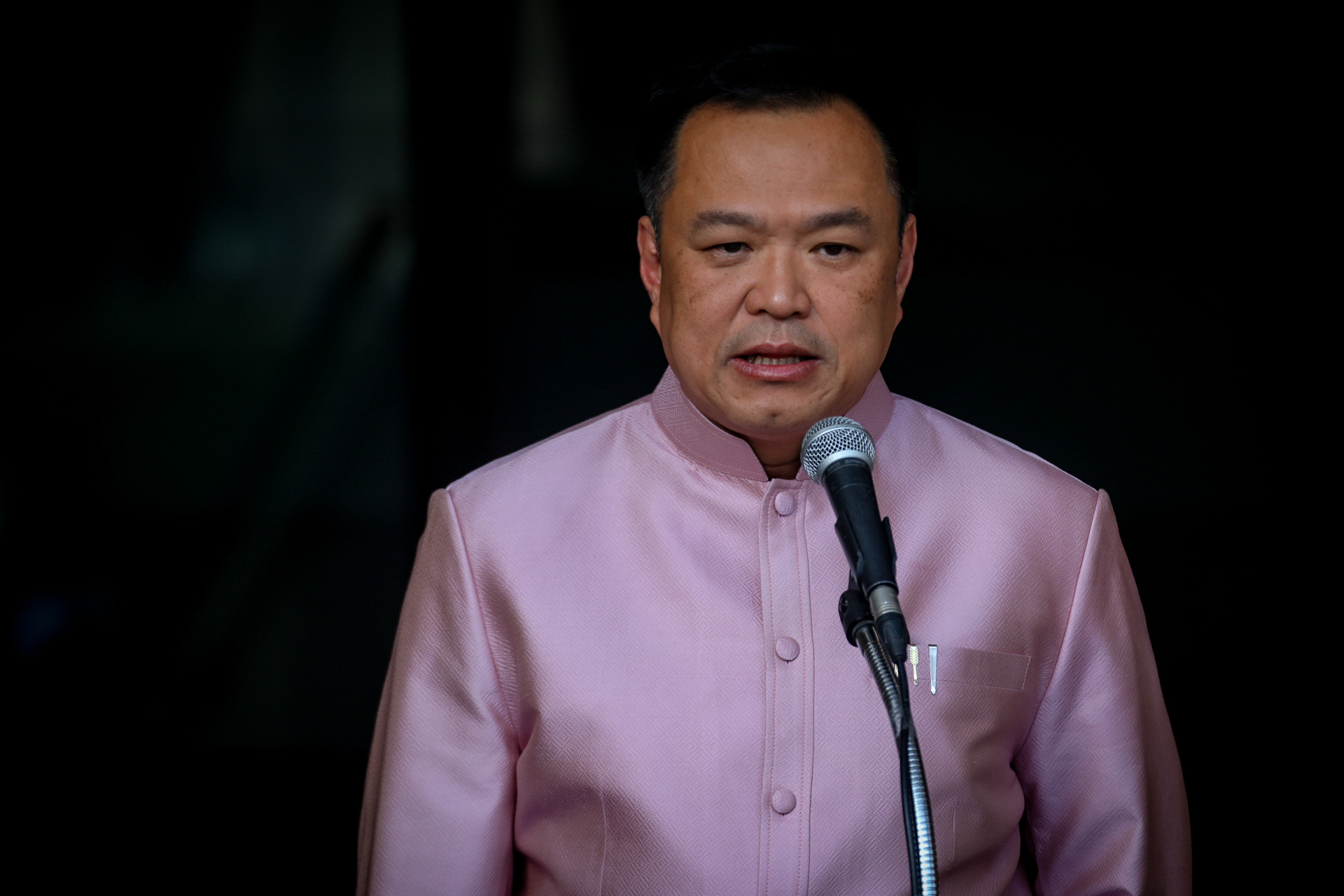 “อนุทิน” ลุยแม่สะเรียง พรุ่งนี้  หอบวัคซีนโควิด-19 ฉีด จนท.ด่านหน้า