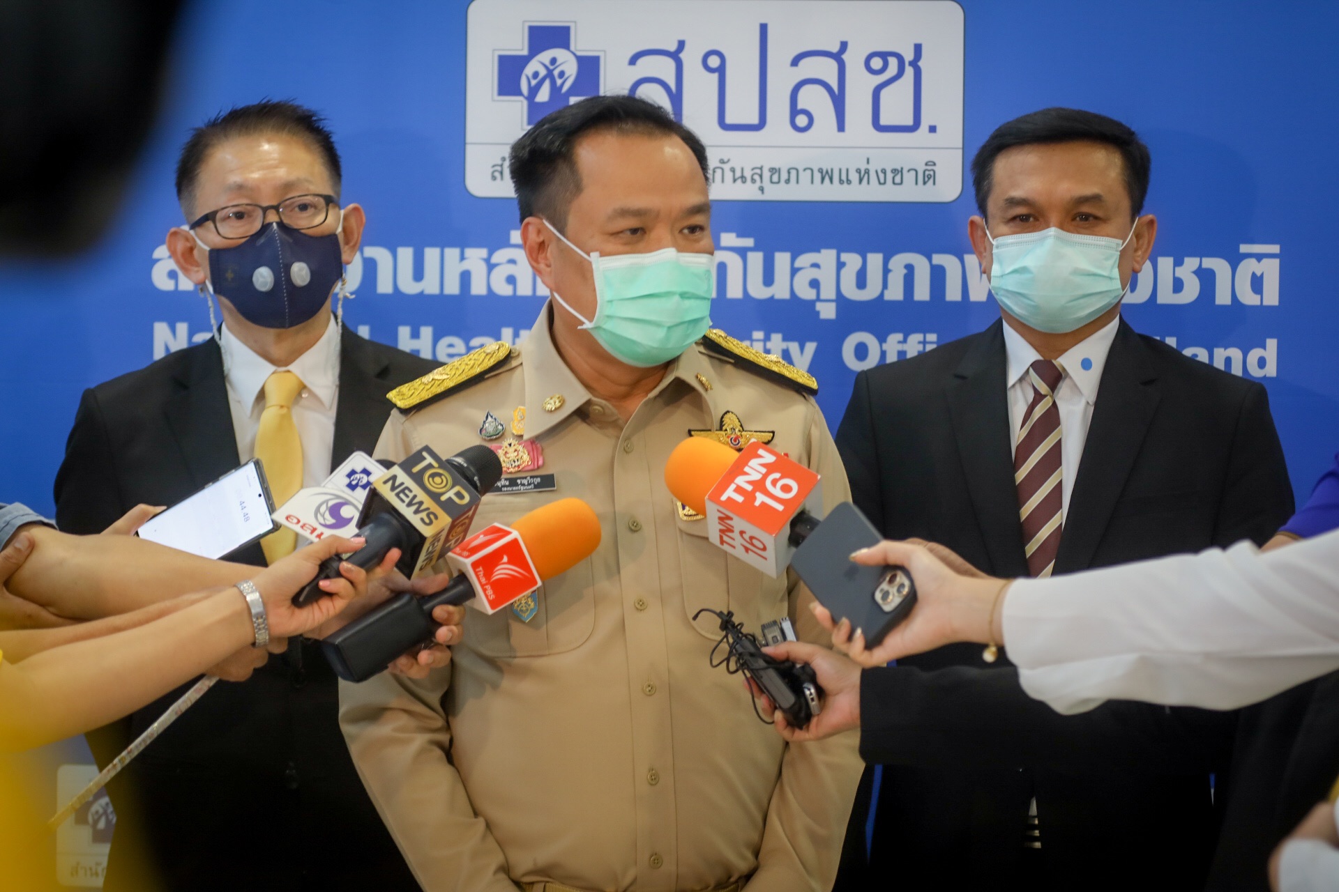 “อนุทิน” แจงแผนจัดการวัคซีนโควิด-19 ลุ้น เดือนเมษาฯ ได้ 1.5 ล้านโดส