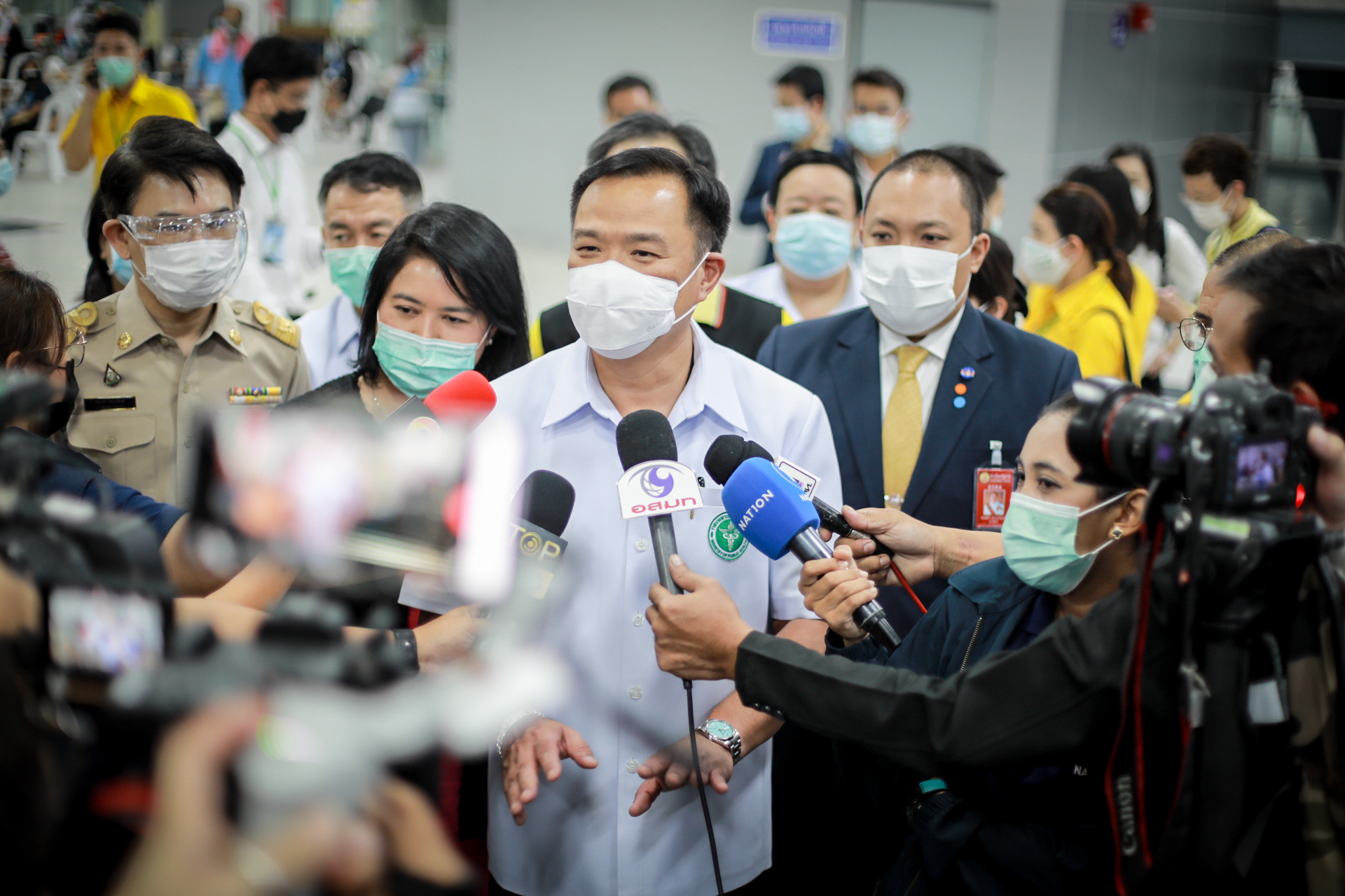 "อนุทิน" หนุน หน่วยงานนำประชาชนเข้าสู่ระบบรับวัคซีน แจง ยังไม่ยกเลิก "หมอพร้อม" ชี้ ใช้ติดตามผลหลังฉีด-ออกใบรับรอง
