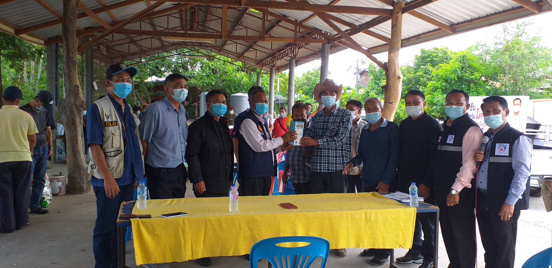 "ส.ส.สำลี" ลงพื้นที่พร้อมเจ้าหน้าที่ปศุสัตว์ ให้คำแนะนำให้ความรู้ความเข้าใจเกี่ยวกับโรคระบาด "ลัมปี สกิน” (Lumpy screen) หรือโรคตุ่มหนองในวัวควายที่ระบาดในจังหวัดมหาสารคาม