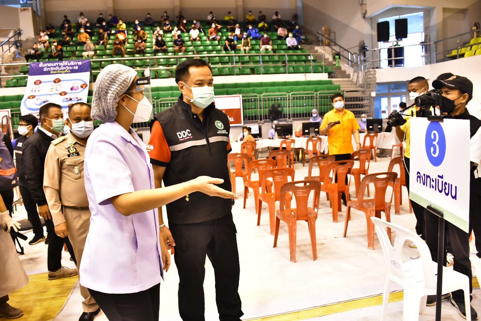 "อนุทิน" สนับสนุนภูเก็ตเป็นจังหวัดนำร่องด้านการท่องเที่ยว เร่งส่งวัคซีนฉีดให้ได้ 70% สร้างภูมิคุ้มกันหมู่ เตรียมเปิด รับ นทท. ตามแผน 1 ก.ค. นี้