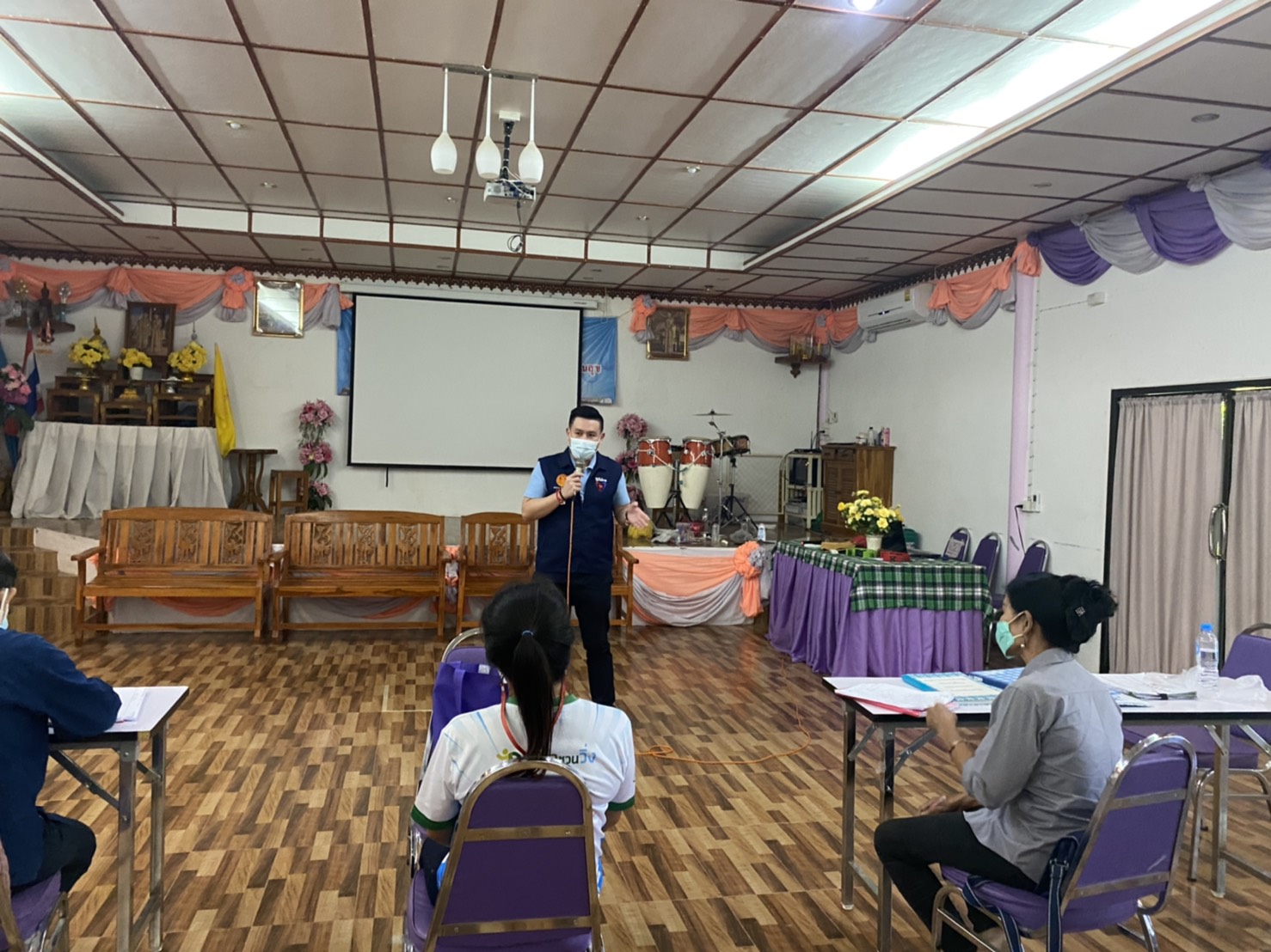 “ส.ส.เอกการ” ลงพื้นที่พบปะ อสม. เพื่อรับทราบข้อมูลการปฏิบัติงานช่วง COVID-19 พร้อมตั้งโครงการระดมทุน หนุนให้ อสม. ได้ทำประกันชีวิต