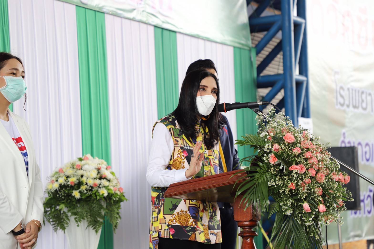 “รมช.มนัญญา” Kick Off จัดให้มีการเปิดบริการฉีดวัคซีนป้องกันการแพร่ระบาดของโรคติดเชื้อไวรัสโคโรนา 2019 (COVID-19) ให้กับพี่น้อง ประชาชนชาวจังหวัดอุทัยธานี