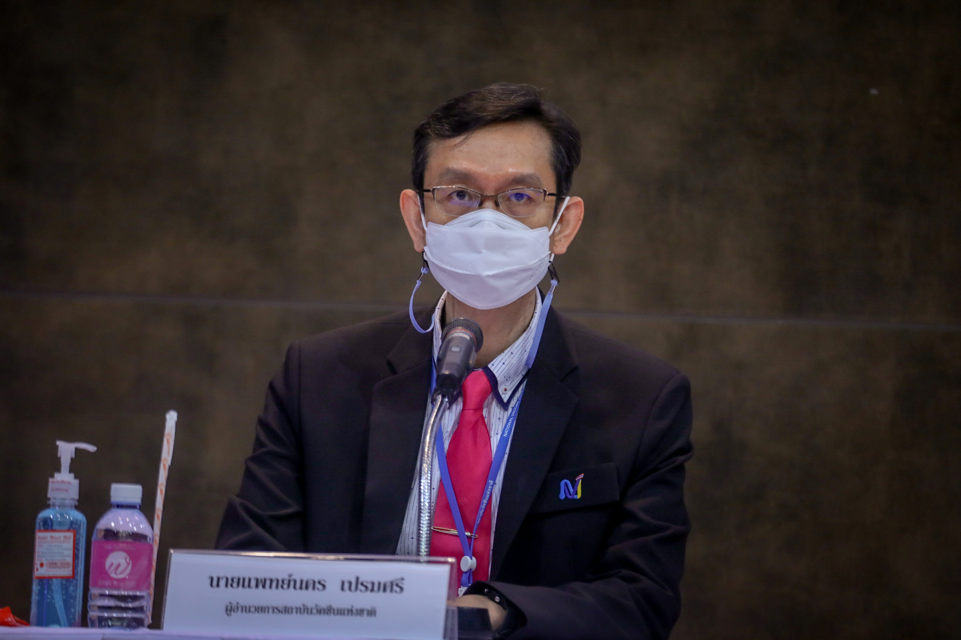 ชี้แจงได้หมด ! "หมอนคร" ตอบ "มิ่งขวัญ" ละเอียดยิบ ปมกล่าวหาไทยตกขบวน Covax หาประโยชน์จากเอกชน