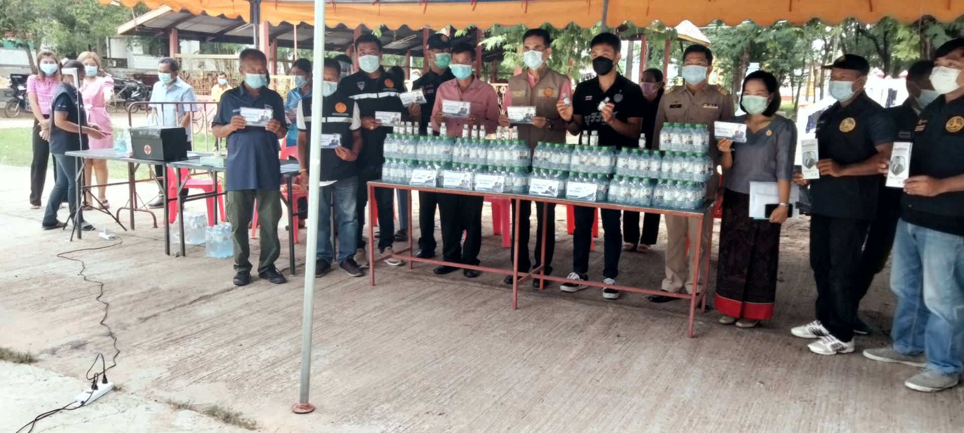 ส.ส.อดิพงษ์ ฐิติพิทยา มอบหมายให้ทีมงานลงพื้นที่นำเครื่องอุปโภค-บริโภค มอบให้กับผู้ที่ได้รับผลกระทบจากโรคโควิค-19 และผู้ที่ได้รับการกักตัว 14 วัน ณ วัดเมืองโพธิ์ ต.เมืองโพธิ์ อ.ห้วยราช จ.บุรีรัมย์