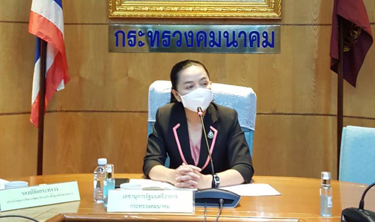 เลขาฯ คค. "สุขสมรวย วันทนียกุล" ห่วงใย ใส่ใจพี่น้องประชาชน ชาวอำนาจเจริญ โดยส่งมอบถุงยังชีพชุดกำลังใจเพื่อให้พี่น้องที่เดินทางกลับบ้านแล้วกักตัว 14 วัน