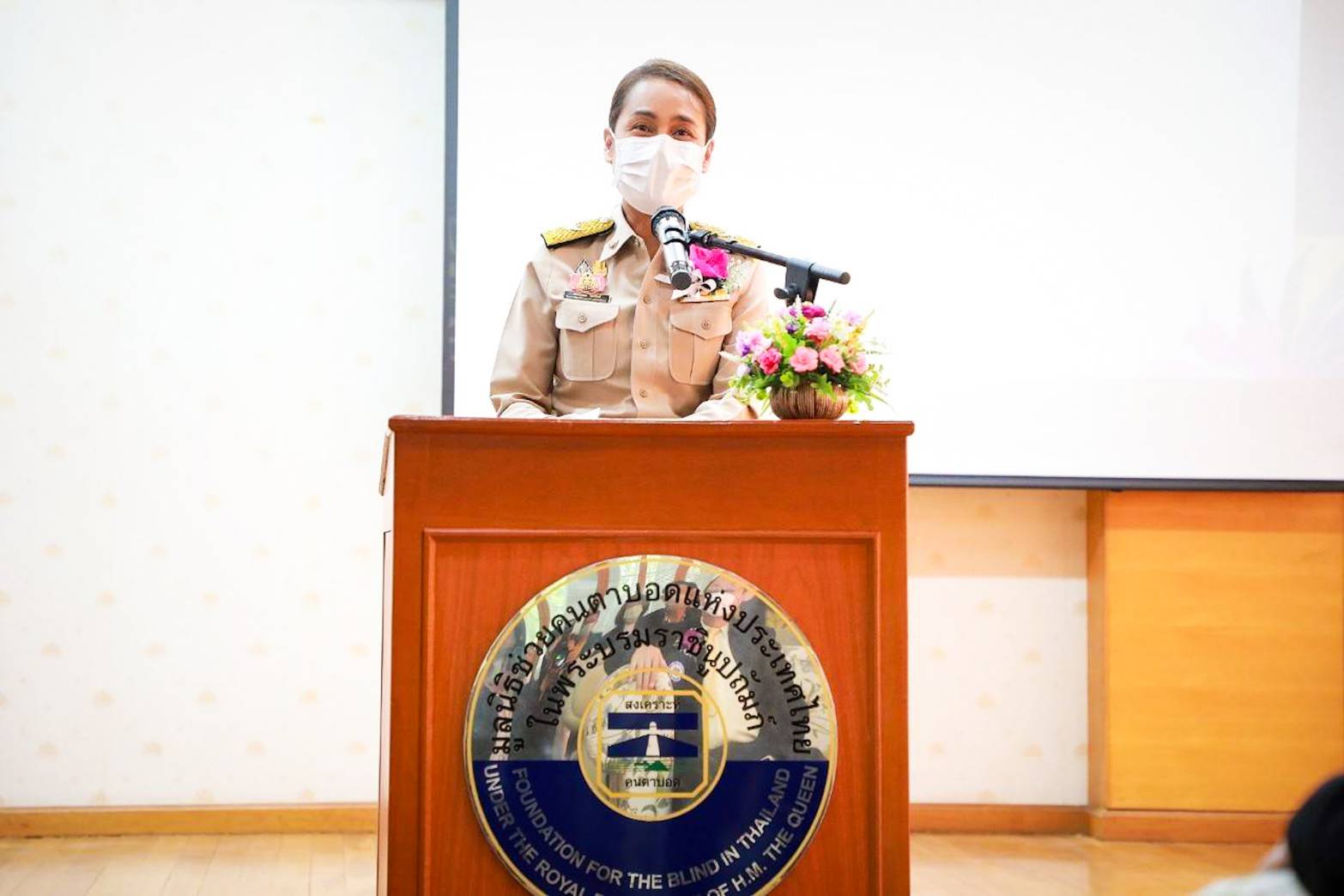 ครูโอ๊ะ เร่งให้ความช่วยเหลือดูแล “น้องไมเคิล” หลังพ่อถูกส่งตัวไปรักษาโควิด-19 ที่โรงพยาบาลสนาม