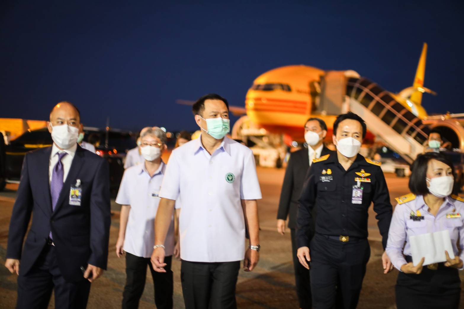 "อนุทิน" ตรวจรับมอบวัคซีนไฟเซอร์ 1.5 ล้านโดส พร้อมขอบคุณรัฐบาลสหรัฐฯ ข่วยเหลือประเทศไทยสู้โควิด 19