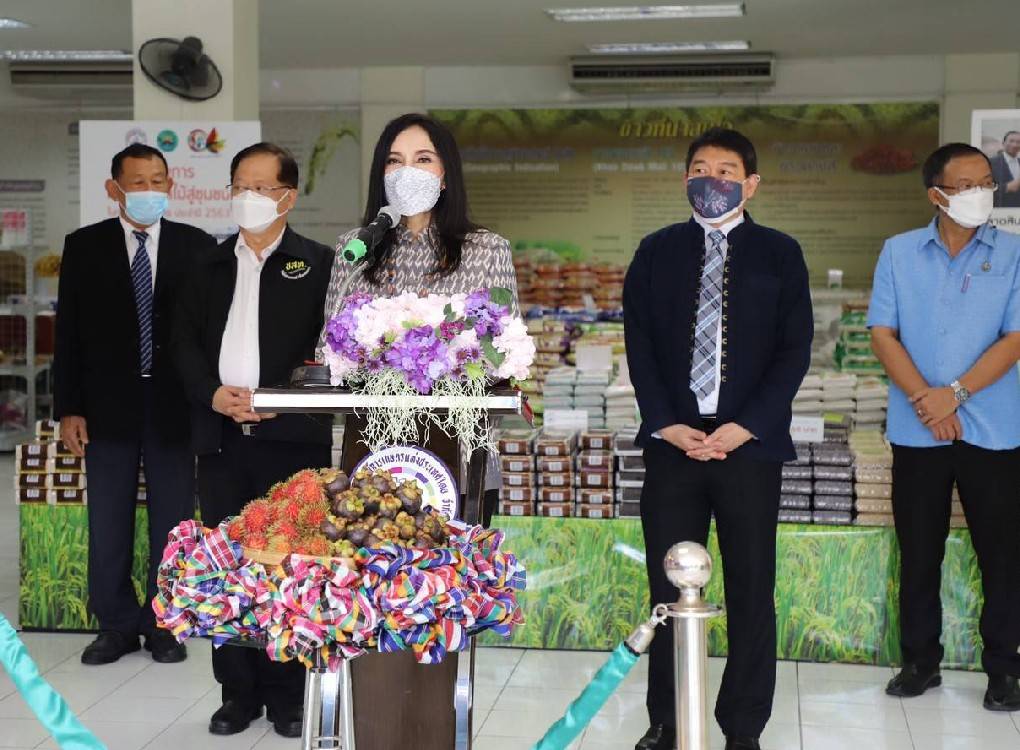 รมช.มนัญญา ปล่อยขบวนกระจายผลไม้ภาคใต้ บรรเทาความเดือดร้อนสมาชิกสหกรณ์ฯ รถขนส่งสินค้าชุมนุมสหกรณ์ฯ ร่วมฝ่าวิกฤติโควิด-19 ส่งตรงถึงมือผู้บริโภค