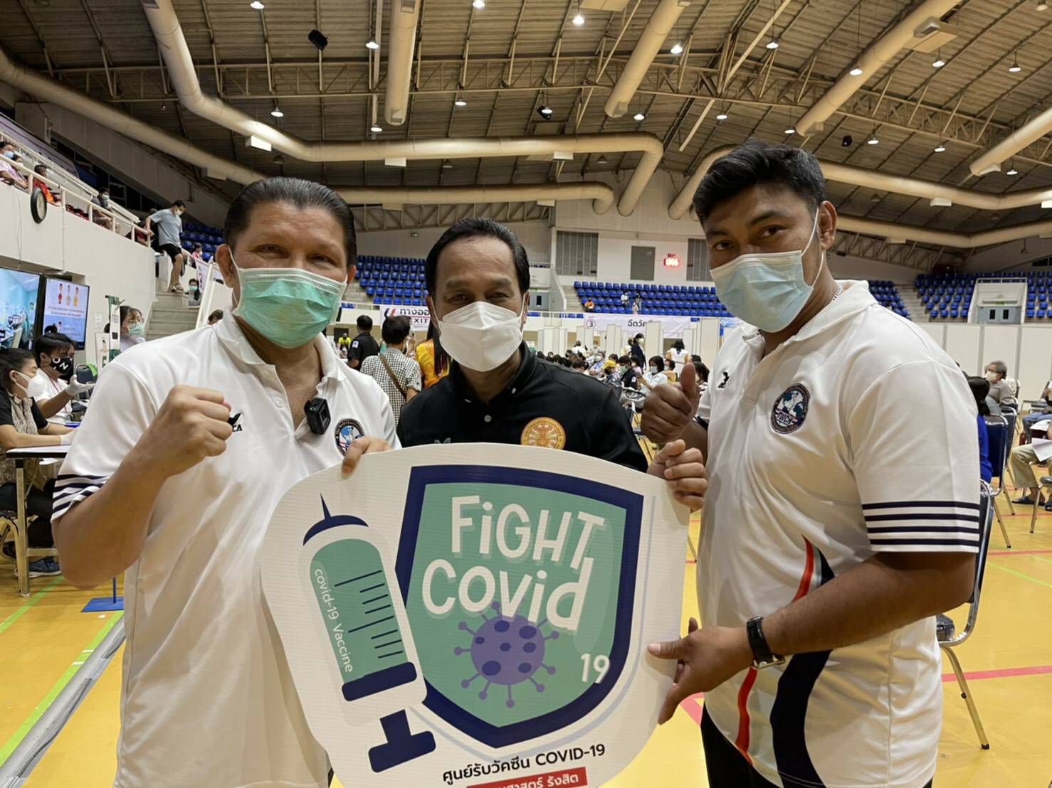 เขาทรายครวญเพลง-ยูทูปเบอร์ร่วมส่งใจแพทย์สนามสู้โควิด โครงการข้าวกล่องแชมป์โลกซีซั่น 2 ของชมรมวีรบุรุษแชมโลกไทย