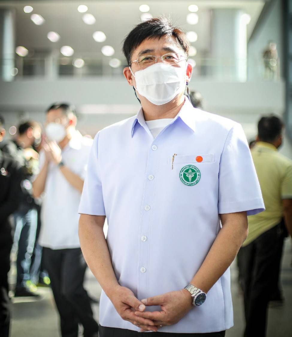 “รมว.” – “รมช.” ยังร่วมทำงานอย่างเต็มที่ ปมเปิดข้อมูลวัคซีน วอนฝ่ายการเมืองอย่ากวนน้ำให้ขุ่น