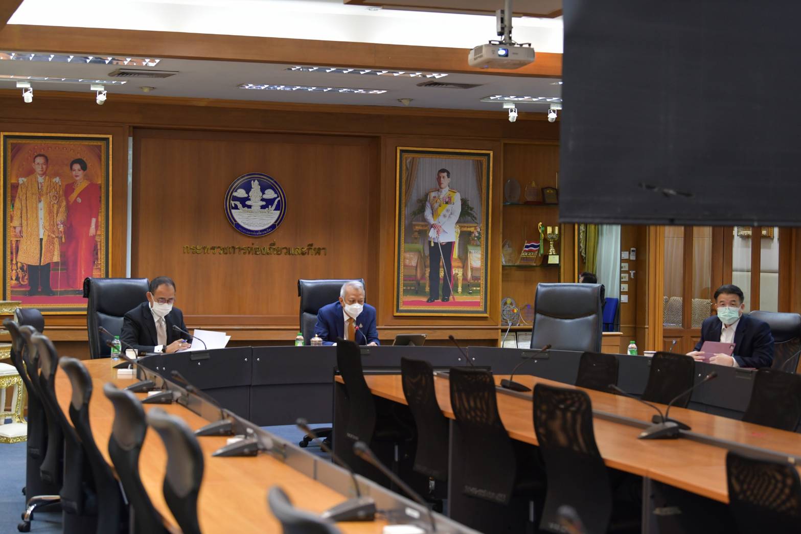 รมว.พิพัฒน์ ร่วมประชุมคณะกรรมการอำนวยการจัดการแข่งขันจักรยานยนต์ ชิงแชมป์โลก รายการ โมโต จีพี ประจำปี 2564-2569 (6ปี) ครั้งที่ 1/2564