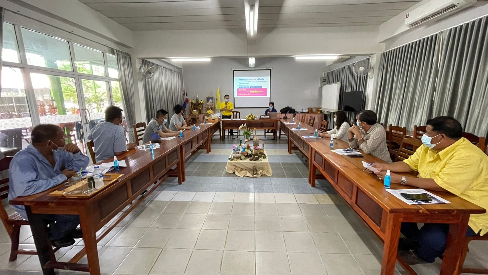 ส.ส.สฤษดิ์ บุตรเนียร เข้าร่วมประชุมหารือวาระเร่งด่วน ร่วมกับ ผู้นำตำบลแก่งดินสอ, สจ.กบินทร์บุรี และนาดี จัดตั้งโครงการช่วยเหลือผู้ที่ต้องกักตัว ในการยังชีพ, ผู้ป่วยโรคติดเชื้อโควิด-19 และสนับสนุนบุคลากรทางการแพทย์