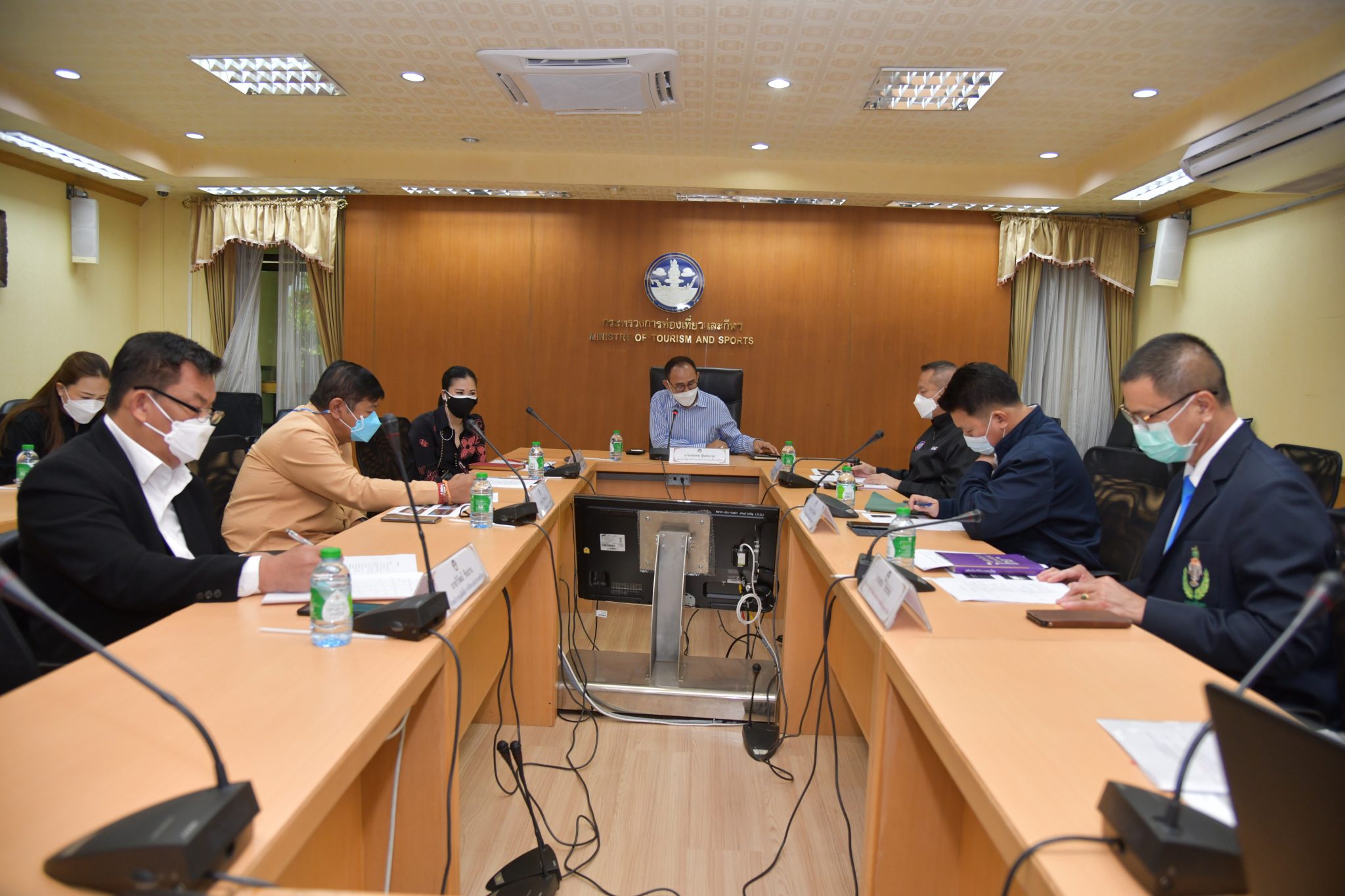 "เขมพล อุ้ยตยะกุล" เลขาฯ รมว.ท่องเที่ยว ประชุมหารือเพื่อเตรียมการ ถ่ายทำ VDO โปรโมทการท่องเที่ยวจ.ภูเก็ต ระหว่างกักตัว 14 วัน ของ รมว.กก. (Happy Paradise@Phuket) ณ กระทรวงการท่องเที่ยวและกีฬา