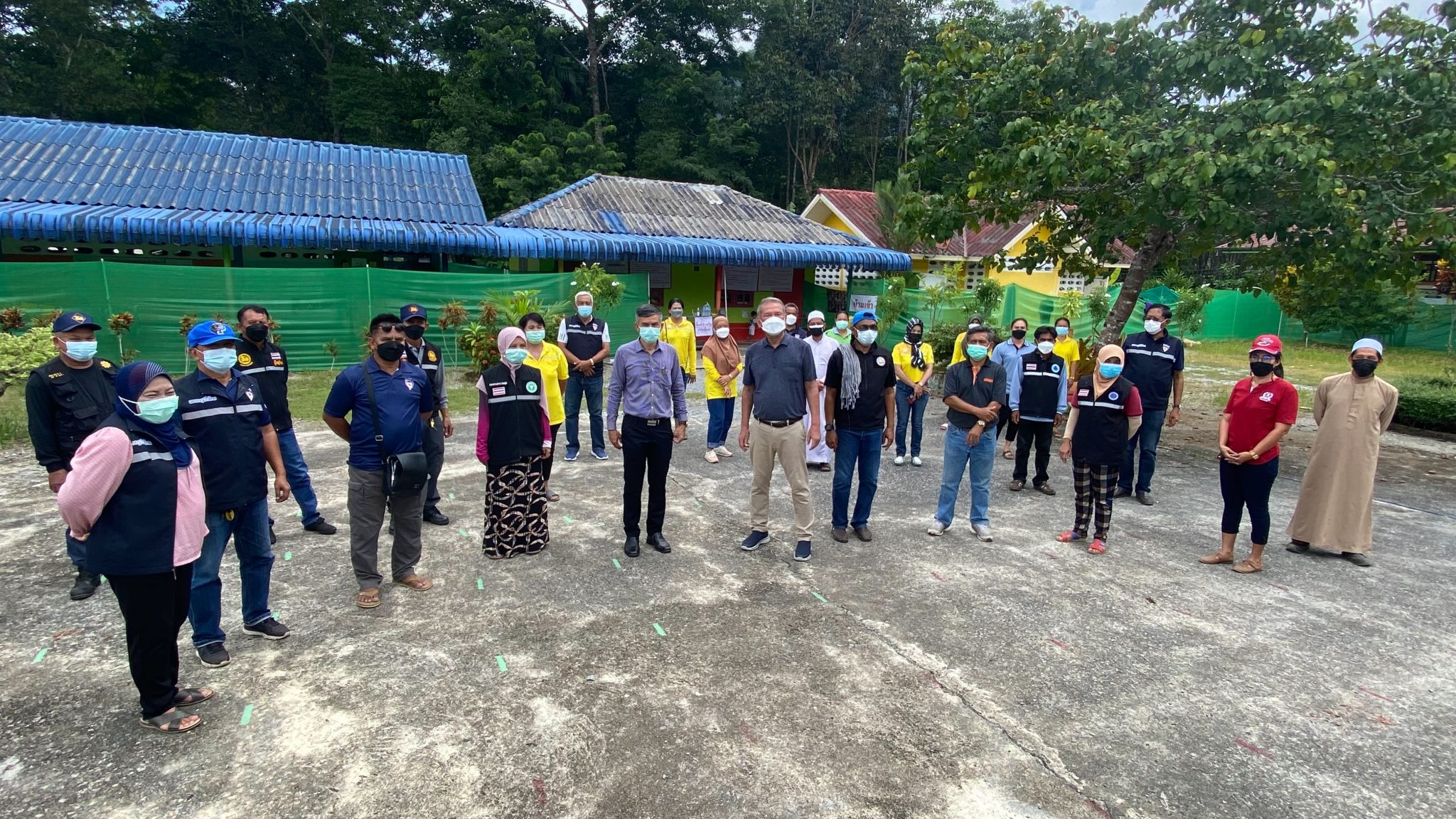 คนสตูลไม่ทิ้งใครไว้ข้างหลัง !! ส.ส.พิบูลย์ รัชกิจประการ มอบสิ่งของจำเป็นสำหรับใช้ประโยชน์ในการปฏิบัติงาน ณ สถานที่กักกันเฝ้าระวังโควิด-19 (LQ) ในพื้นที่ อ.ควนโดน-อ.ควนกาหลง-อ.เมือง จ.สตูล