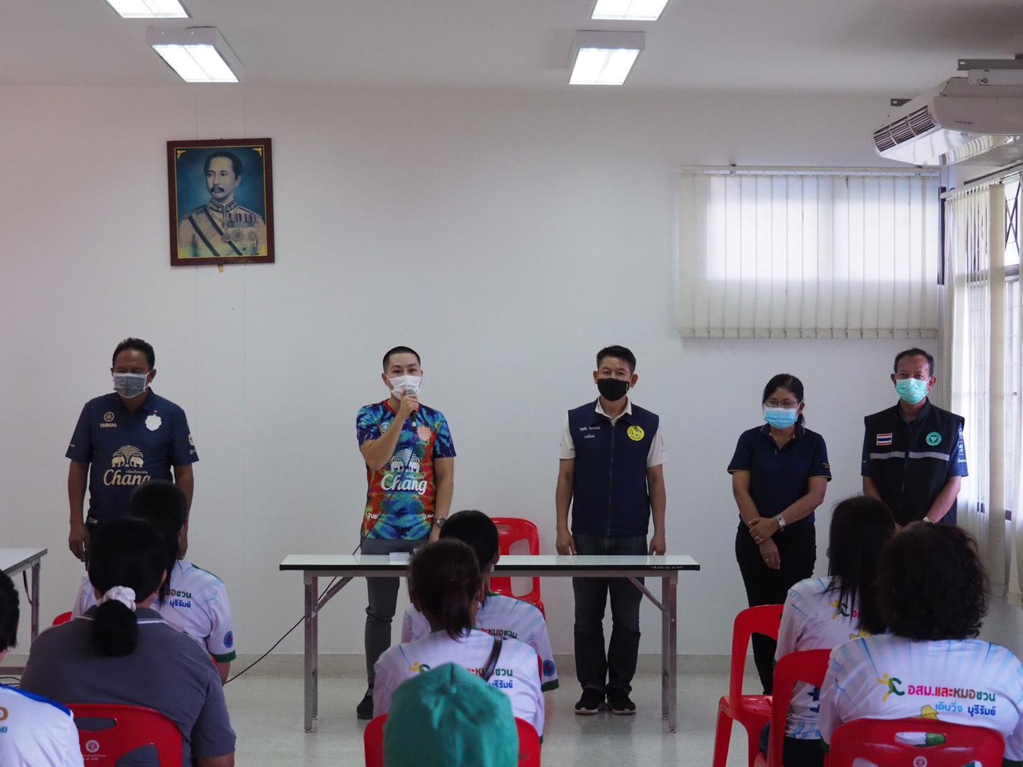 ส.ส.จักรกฤษณ์ ทองศรี ลงพื้นที่พร้อมทีมงานให้กำลังใจ และมอบบัตรกรมธรรม์ เมืองไทยประกันภัยให้กับ อสม. อ.บ้านกรวด และ อ.ประโคนชัย จ.บุรีรัมย์