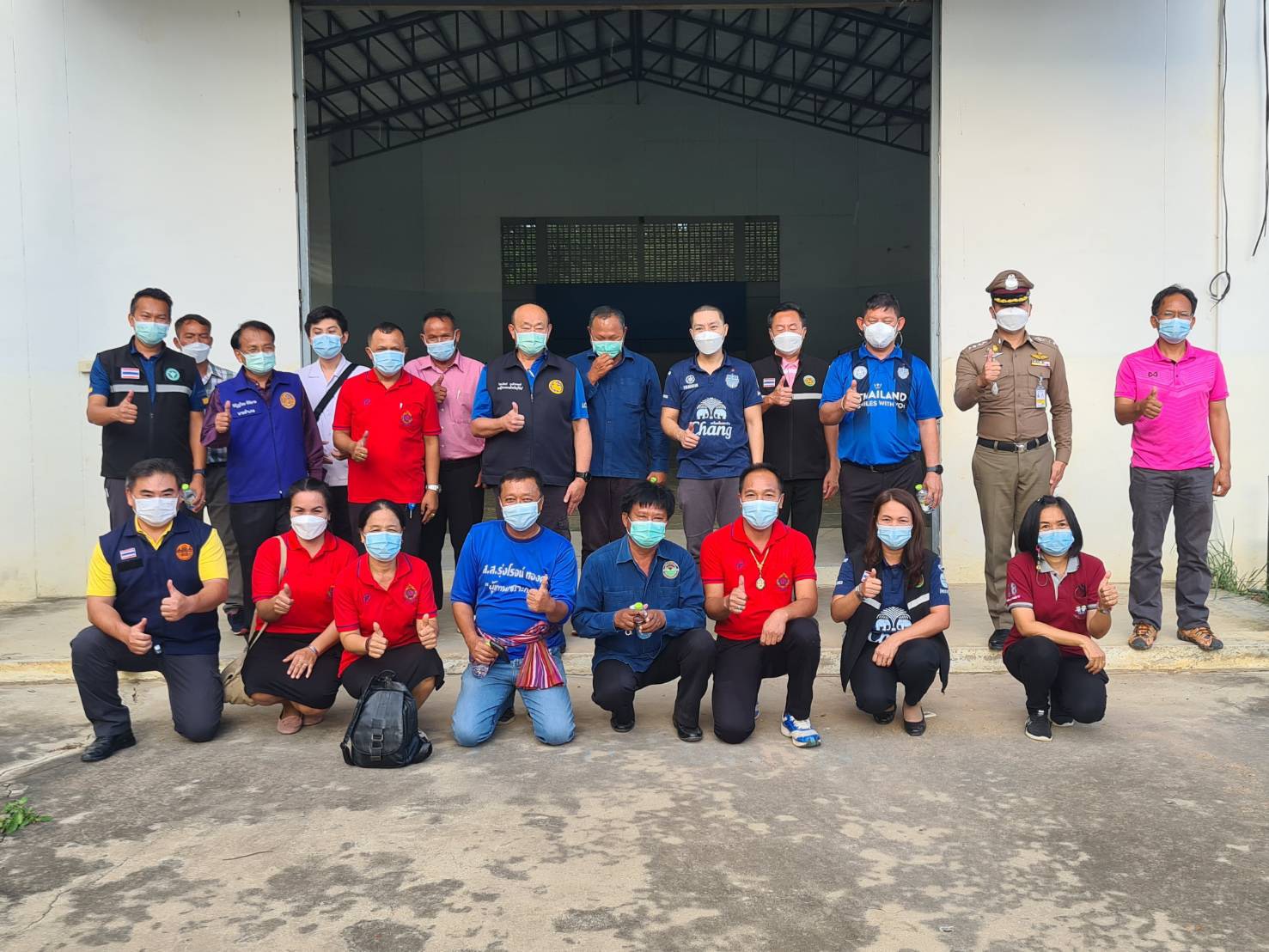 "ส.ส.จักรกฤษณ์ ทองศรี" ลงพื้นที่ ร่วมประชุมเพื่อหารือจัดตั้งโรงพยาบาลสนามอำเภอบ้านกรวด จังหวัดบุรีรัมย์