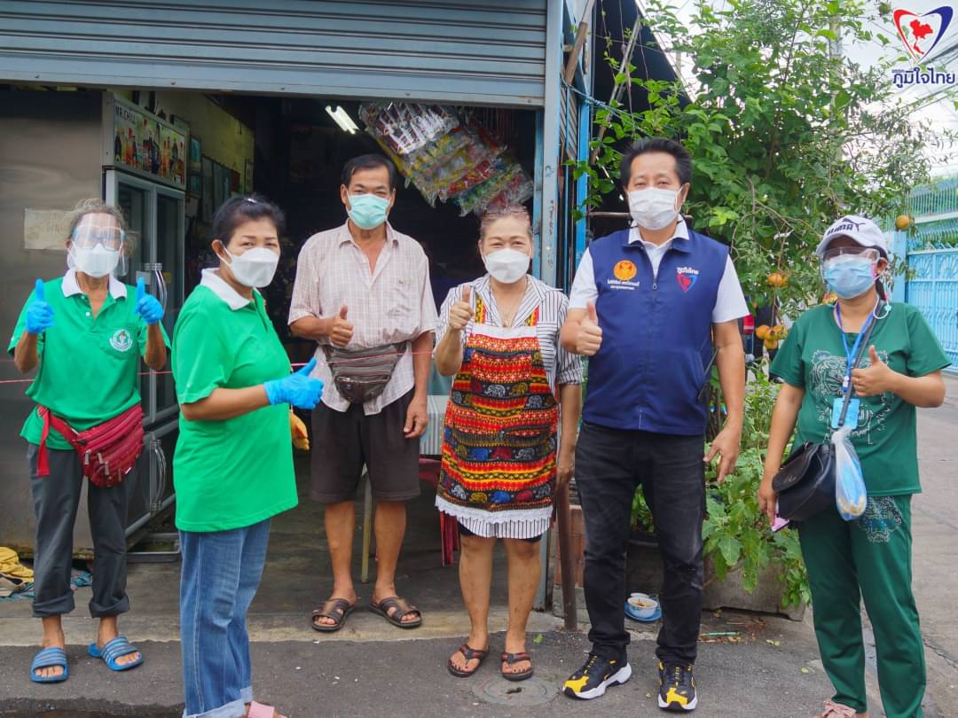 "ส.ส.โชติพิพัฒน์ เตชะโสภณมณี" ห่วงใยพี่น้องประชาชน ลงพื้นที่เยี่ยมผู้ป่วยติดเชื้อโควิด 19 ณบริเวณซอยจอมทอง 13