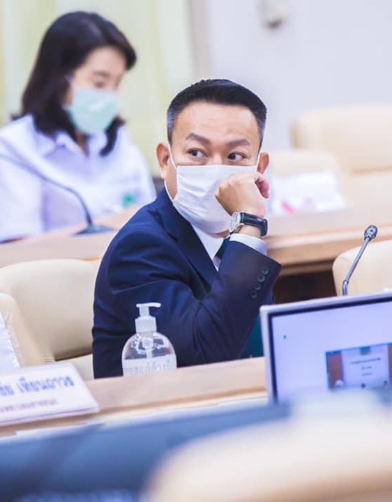 มาจากไหน “เลขาเม้ง” งง! ป้าย “อนุทิน” มอบไฟเซอร์โผล่ที่นครสวรรค์ ยัน อยู่ร่วมงานแต่เริ่มจนจบงาน ไม่เห็นสักป้าย