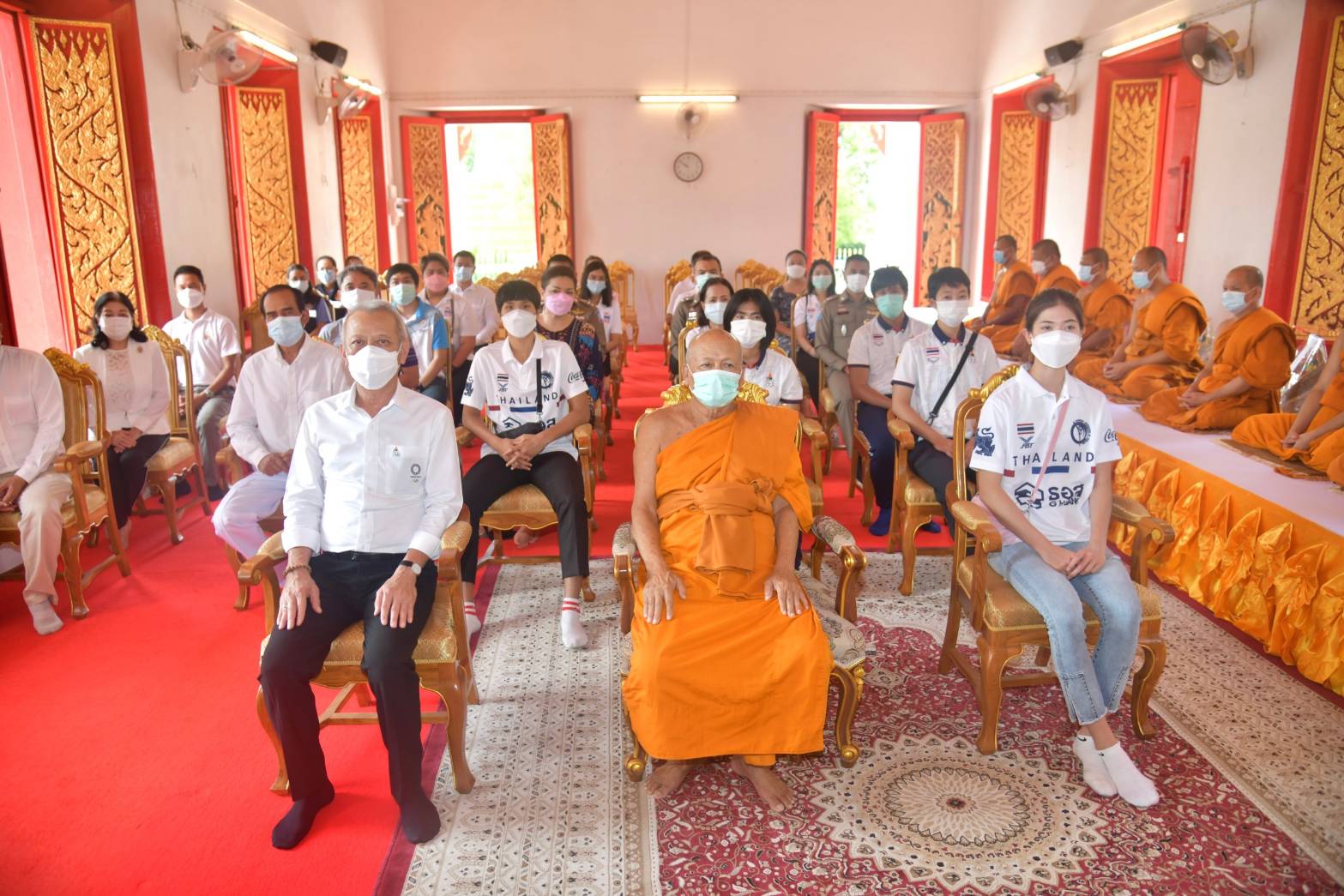 รมว.ท่องเที่ยวและกีฬา นำคณะฮีโร่โอลิมปิก ร่วมถวายเทียนพรรษา พร้อมลงพื้นที่ด่านตรวจภูเก็ต (ด่านท่าฉัตรไชย)