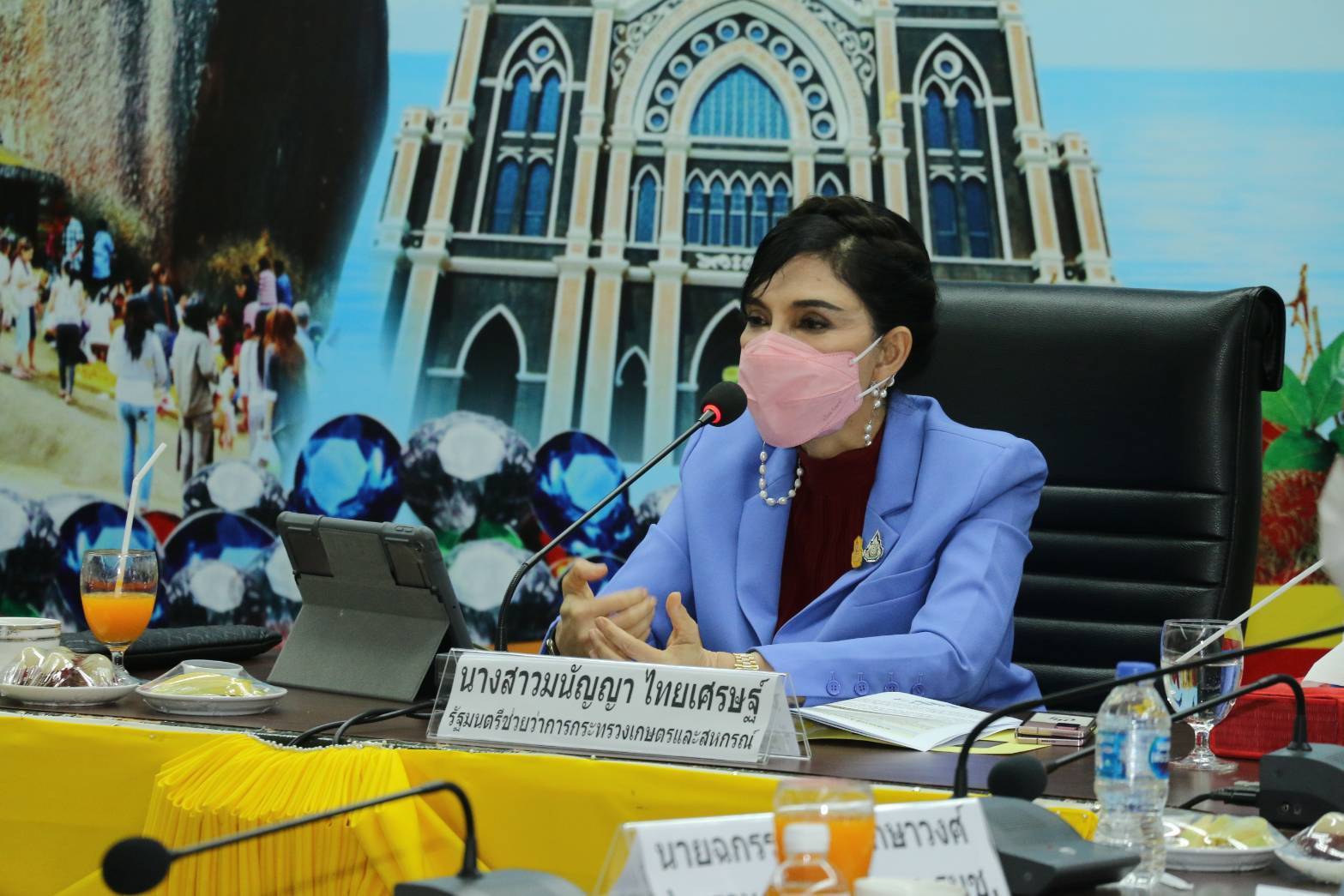 “รมช.มนัญญา” รุดแก้ปัญหาส่งออกลำไยไปจีน หารือล้งจันทบุรี สั่งกรมวิชาการเกษตรคุมเข้มมาตรการส่งออก ไม่ให้เกิดซ้ำ