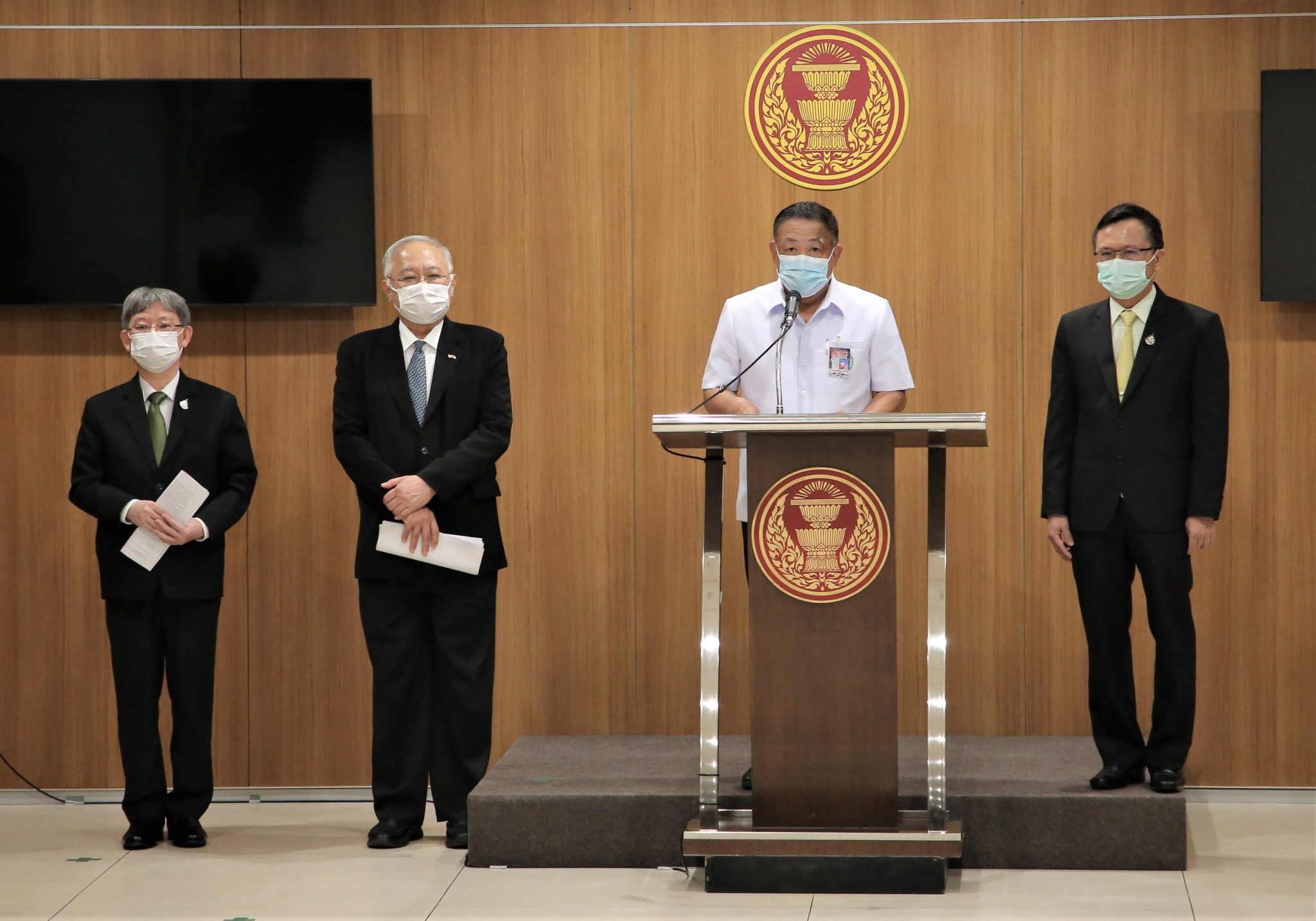 หมอ ฉะเดือด อภิปรายปมวัคซีน ยันมีหลักฐานวิชาการรองรับสูตรไขว้ เตรียมคลอดวารสารระดับโลก ลั่น ! บริหารไม่โง่ ไม่ต้องรอตีพิมพ์