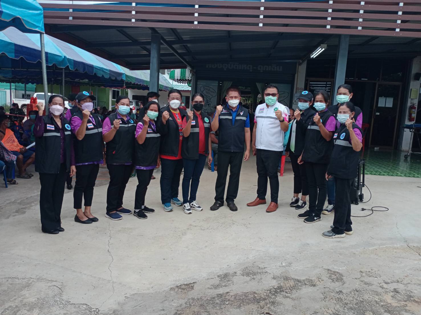 "ส.ส.พรชัย อำนวยทรัพย์ " ลงพื้นที่เยี่ยมให้กำลังใจเจ้าหน้าที่ผู้ปฏิบัติงานพี่น้องประชาชนในการเข้ารับการฉีดวัคซีน