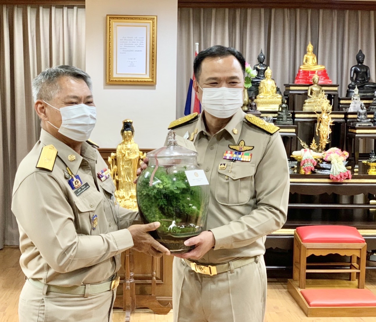 “บิ๊กตู่” แฮปปี้เบิร์ดเดย์ "เสี่ยหนู" ส่งม้าขาวในสวนโหลแก้ว เป็นของขวัญ