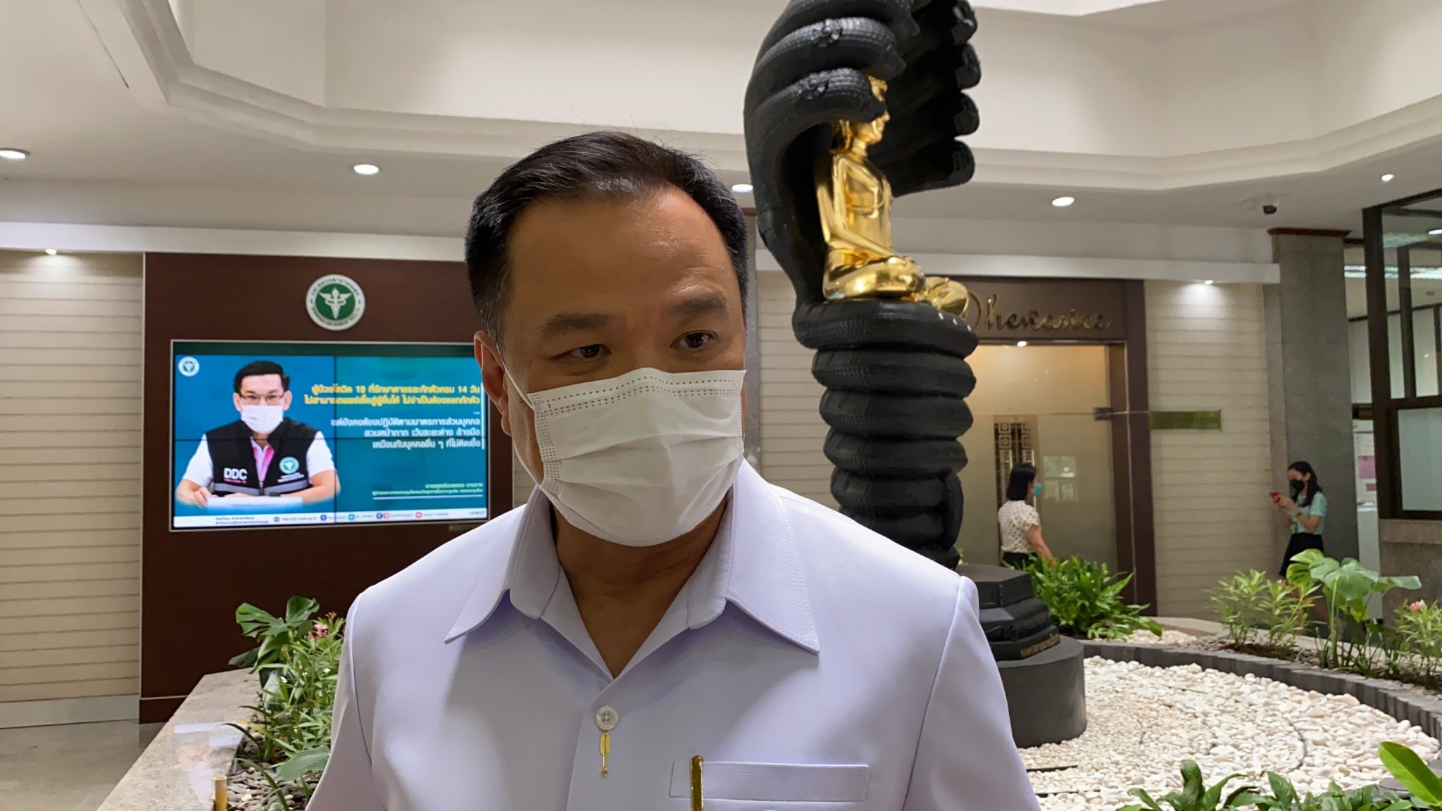 "อนุทิน" เผย ศักยภาพฉีดวัคซีนโควิดฯ แตะ 9 แสนโดส/วัน วางเป้าตุลาฯ ให้บริการเข็ม 3 ปชช.