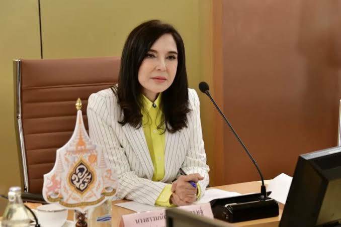 หาคนปล้นนมเด็กนักเรียน “รมช.มนัญญา “ ประกาศตามล่า “มาเฟียโรงนม”