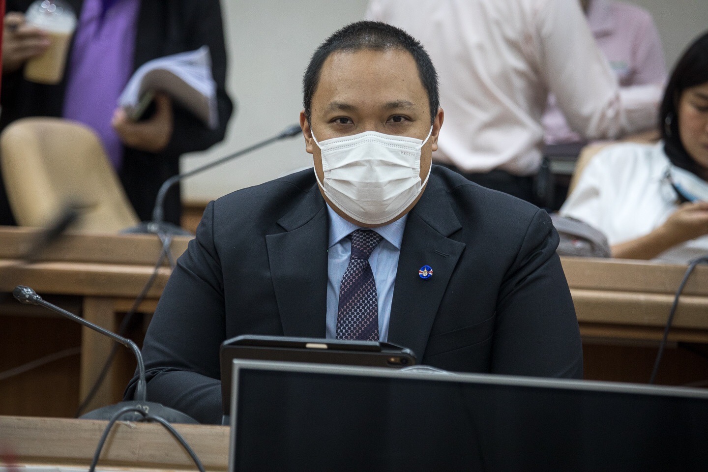 ข้อมูลเก่า ไม่เป็นทางการ สร้างความสับสนให้สังคม ! “เลขาฯเต้ย” ซัดกลับ “ไทยสร้างไทย” ปมวัคซีนบริจาค