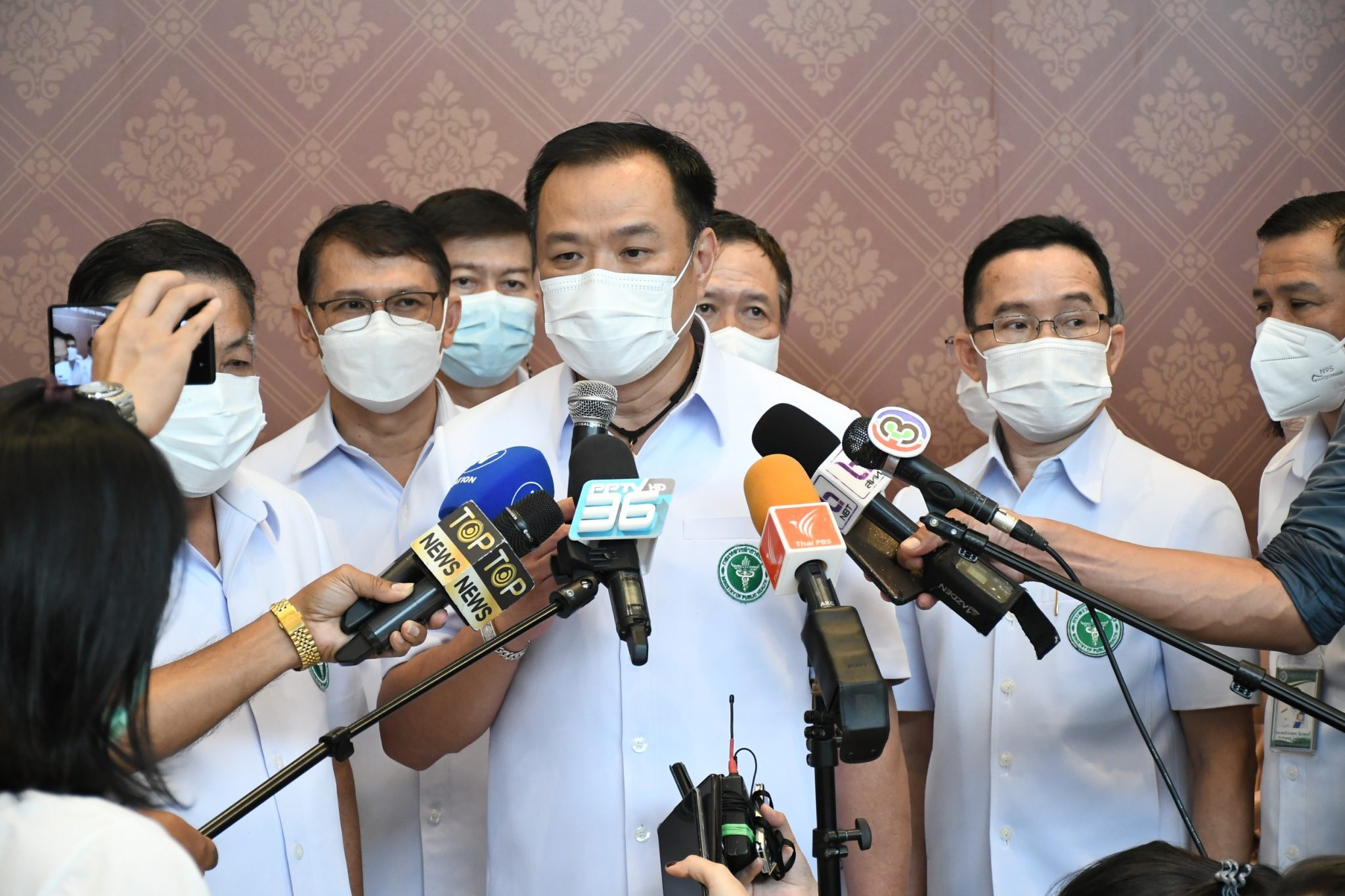 “อนุทิน”เผย ไทยเริ่มฉีดเข็ม 3 แล้ว วางเป้าฉีดวัคซีน 1 ล้านโดสต่อวัน