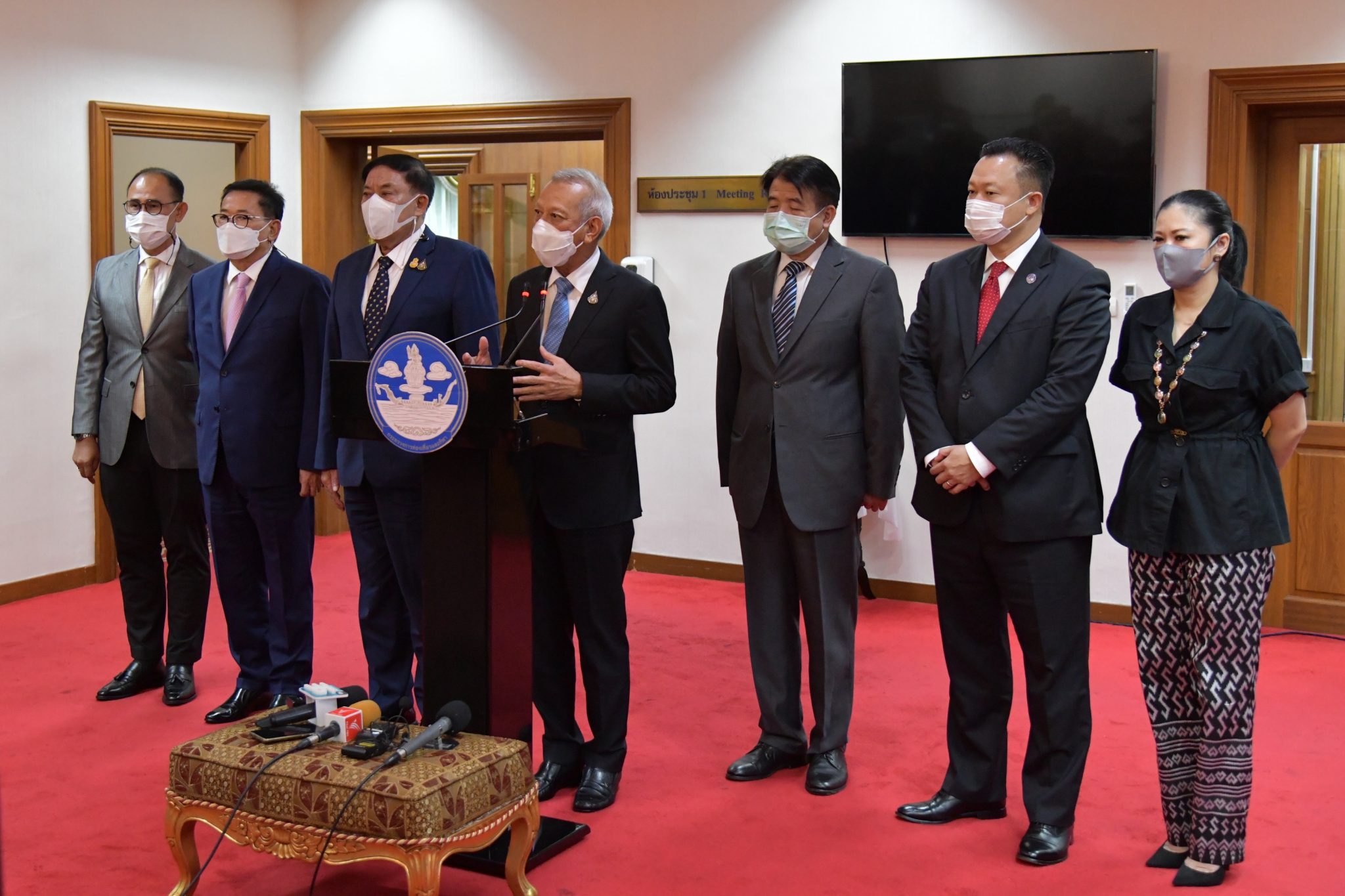 รมว.พิพัฒน์ ถก ผู้ว่า กทม. หารือแผนเปิดพื้นที่ กทม.รับนักท่องเที่ยวต่างชาติ