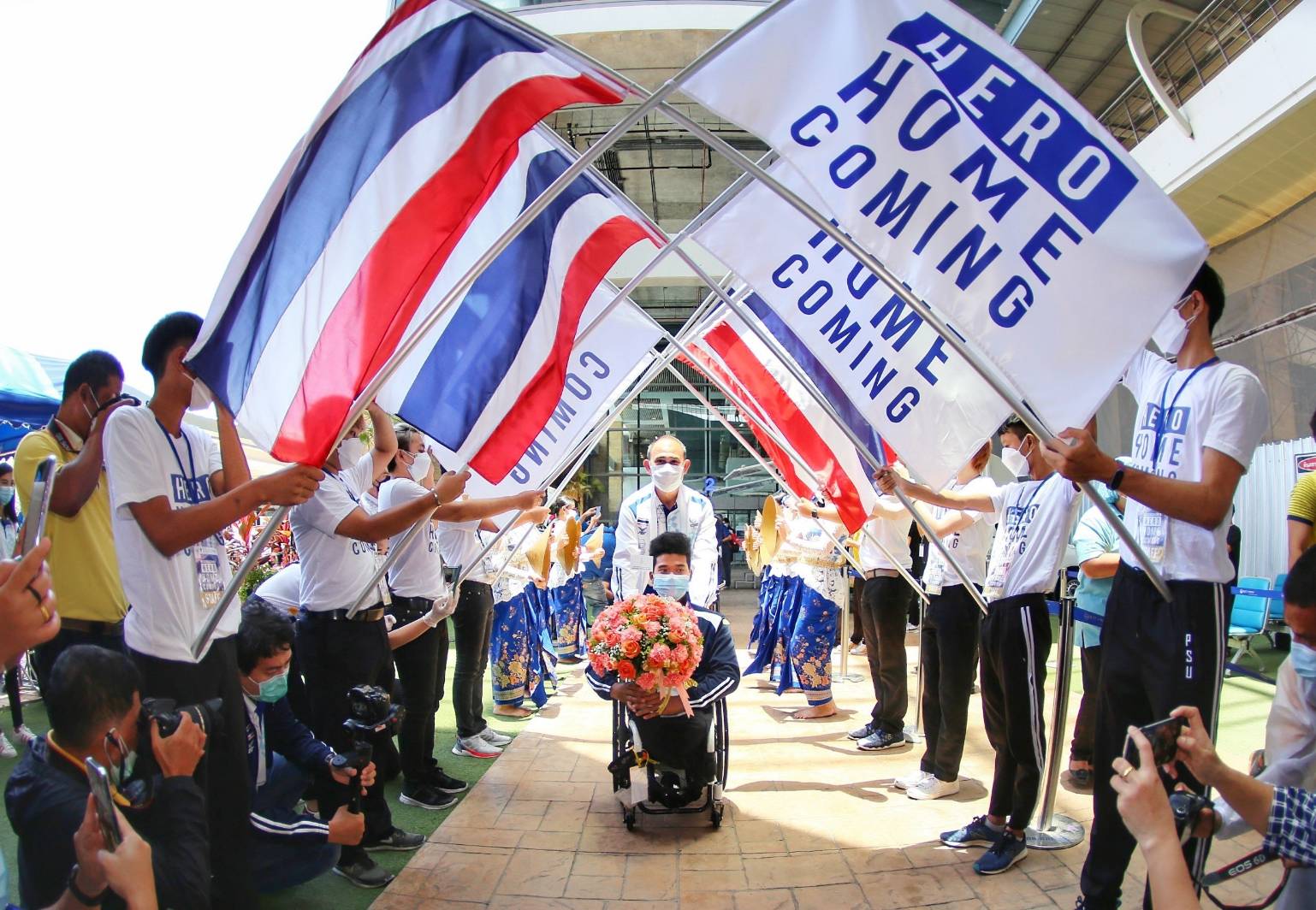 พงศกร นำทัพฮีโร่พาราลิมปิกชุดใหญ่กลับไทย เข้ากักตัวโครงการ “ภูเก็ต แซนด์บ็อกซ์”