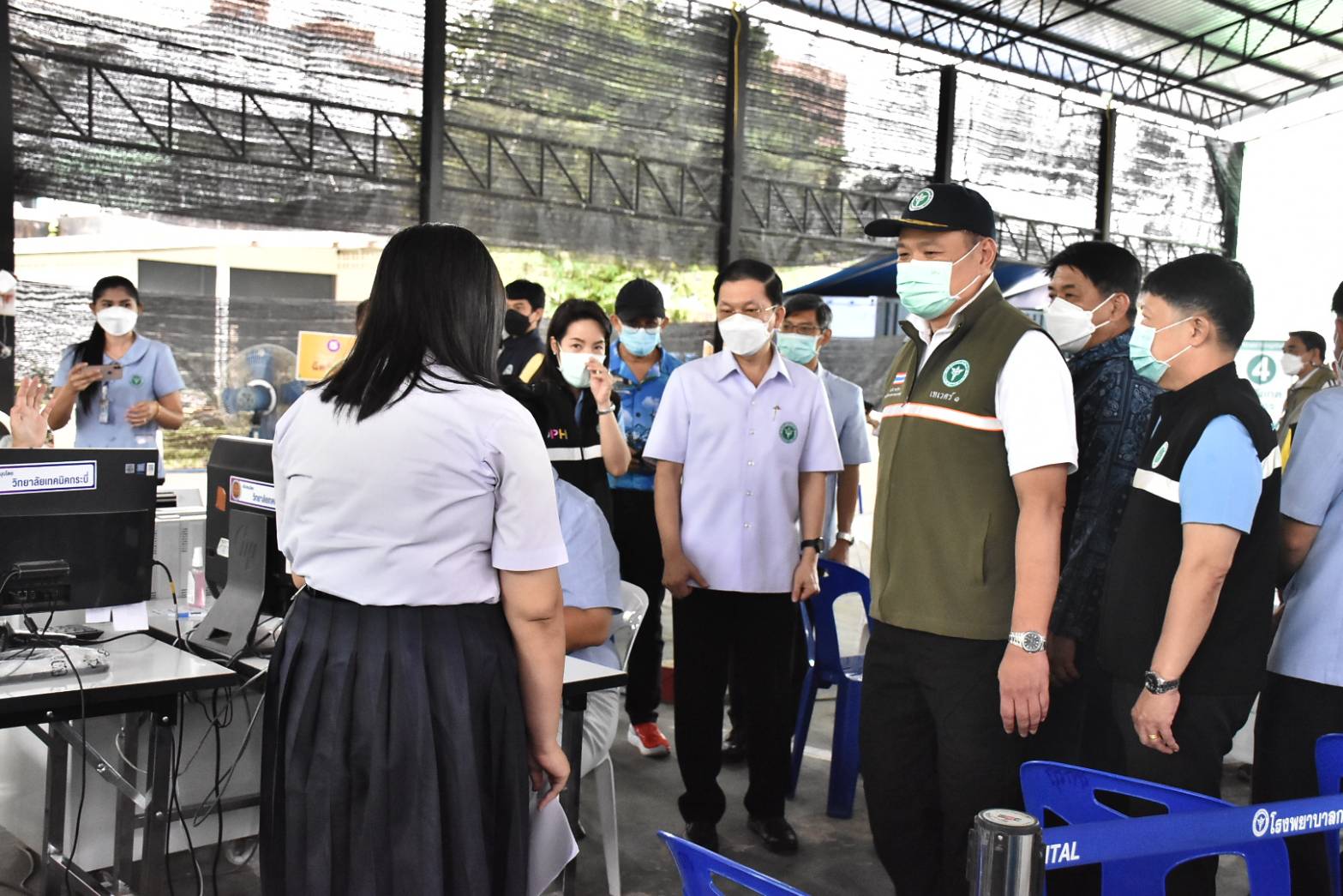 "อนุทิน" เยี่ยมจุดฉีดวัคซีนโควิด รพ.กระบี่ ขอบคุณชาวกระบี่ เข้ารับบริการถ้วนหน้า วอนช่วยสอดส่อง สกัดกลุ่มลอบเข้าเมือง
