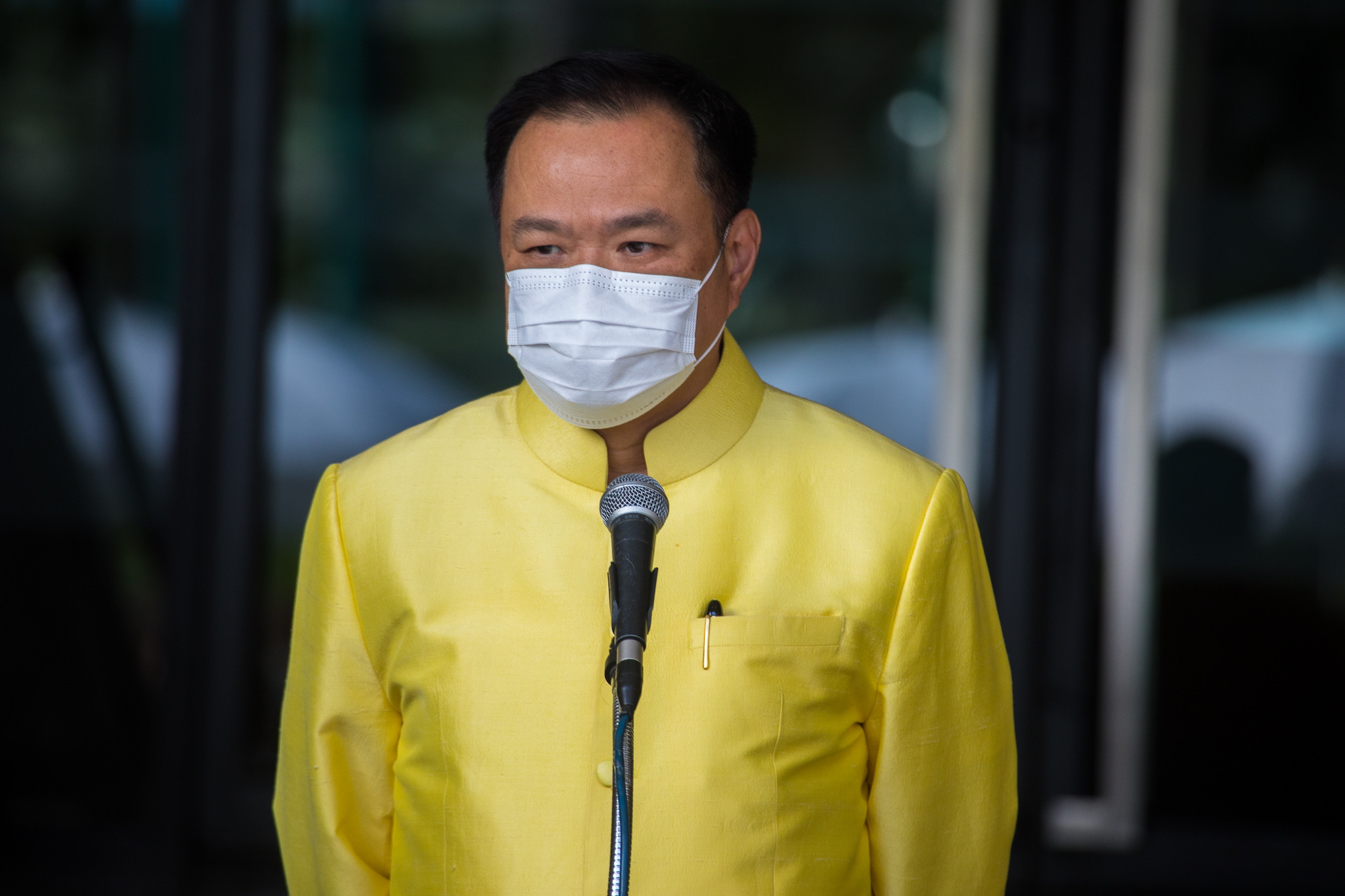 "อนุทิน" เผย สธ.พร้อมปฏิบัติตามนโยบายนายกฯ เปิดเมือง แง้ม มาตรการต้องปรับขึ้นลง ตามความเหมาะสม