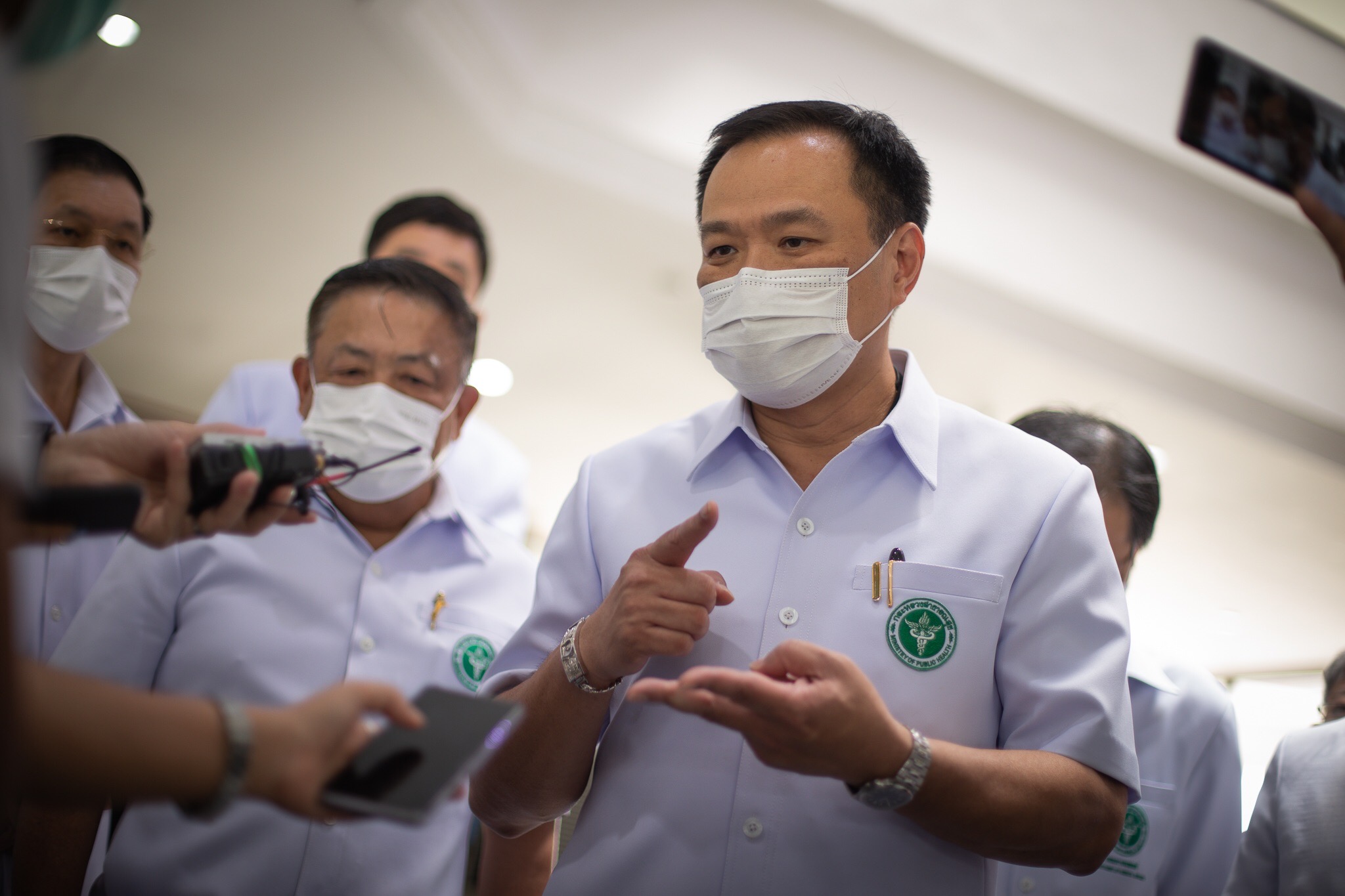 “อนุทิน” เร่งเครื่องฉีดวัคซีน รับมือแผนเปิดประเทศ