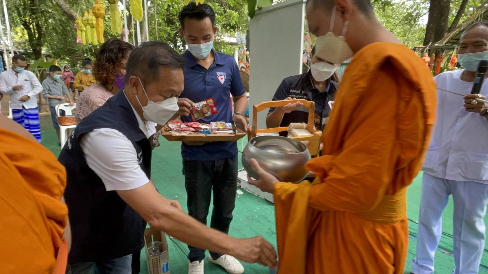 จิตอาสาบริการด้วยใจ ห่วงใยชุมชน ส.ส.สฤษดิ์ บุตรเนียร ร่วมงานบุญกฐินสามัคคี ณ วัดคลองกลาง