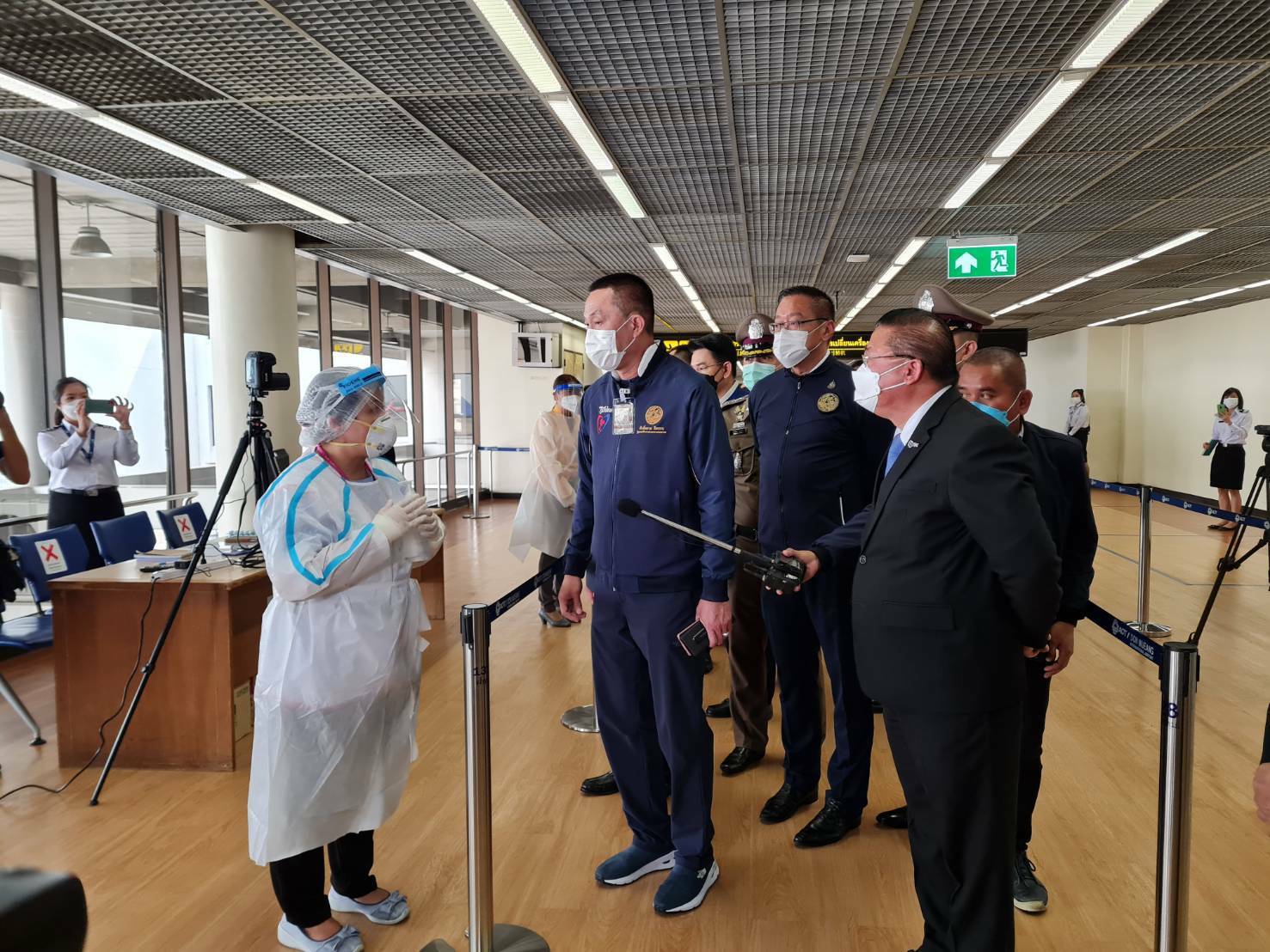 “ศักดิ์สยาม” รับนโยบายนายกฯ ลุยตรวจ ดอนเมือง -สุวรรณภูมิ เตรียมเปิดประทศ