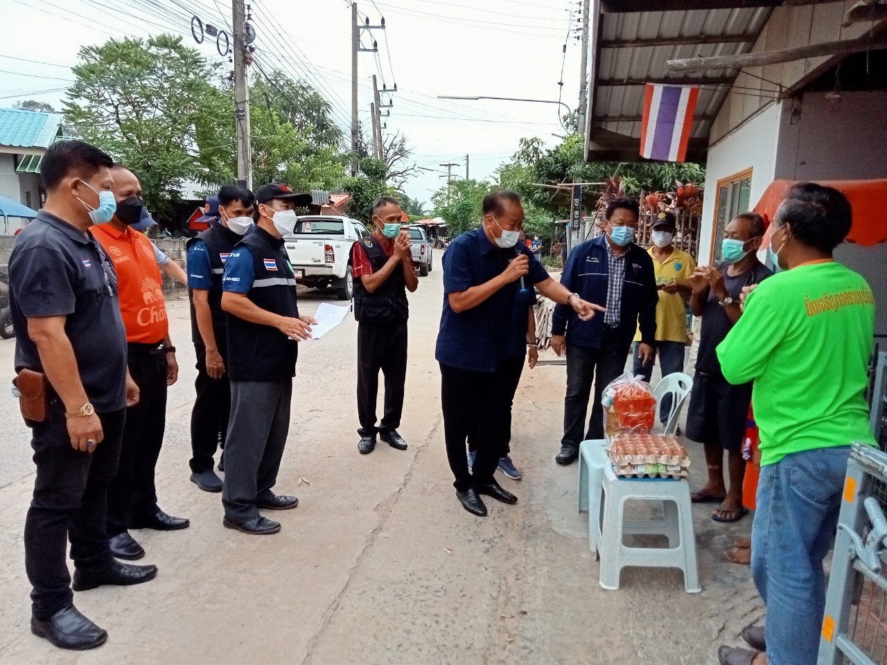 ส.ส.รังสิกร ทิมาตฤกะ ลงพื้นที่เยี่ยม และมอบสิ่งของอุปโภค-บริโภค ให้กับพี่น้องชาวบ้านประมงบุรีรัมย์ 20 ครัวเรือน ซึ่งเป็นกลุ่มเสี่ยงสูง ที่ต้องกักตัว 14 วัน