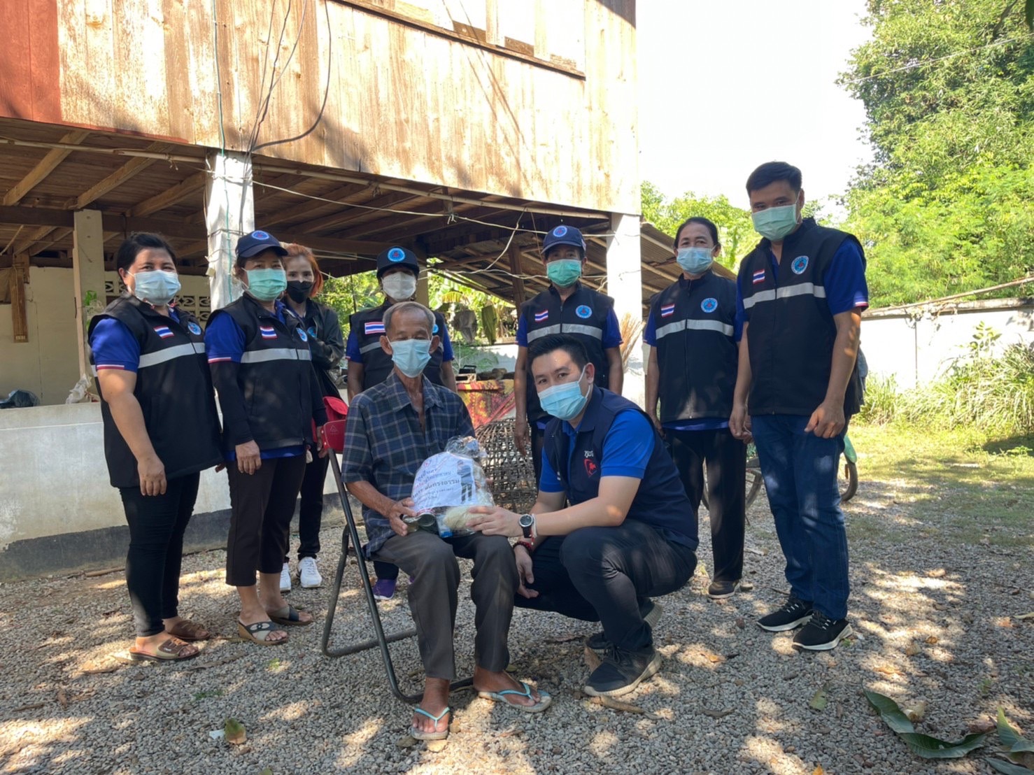 ส.ส.เอกการ ซื่อทรงธรรม ลงพื้นที่มอบถุงปันสุข ให้แก่ผู้ป่วย ผู้มีรายได้น้อย และผู้พิการในพื้นที่ ม.13 ต.ห้วยม้า อ.เมืองแพร่ จ.แพร่